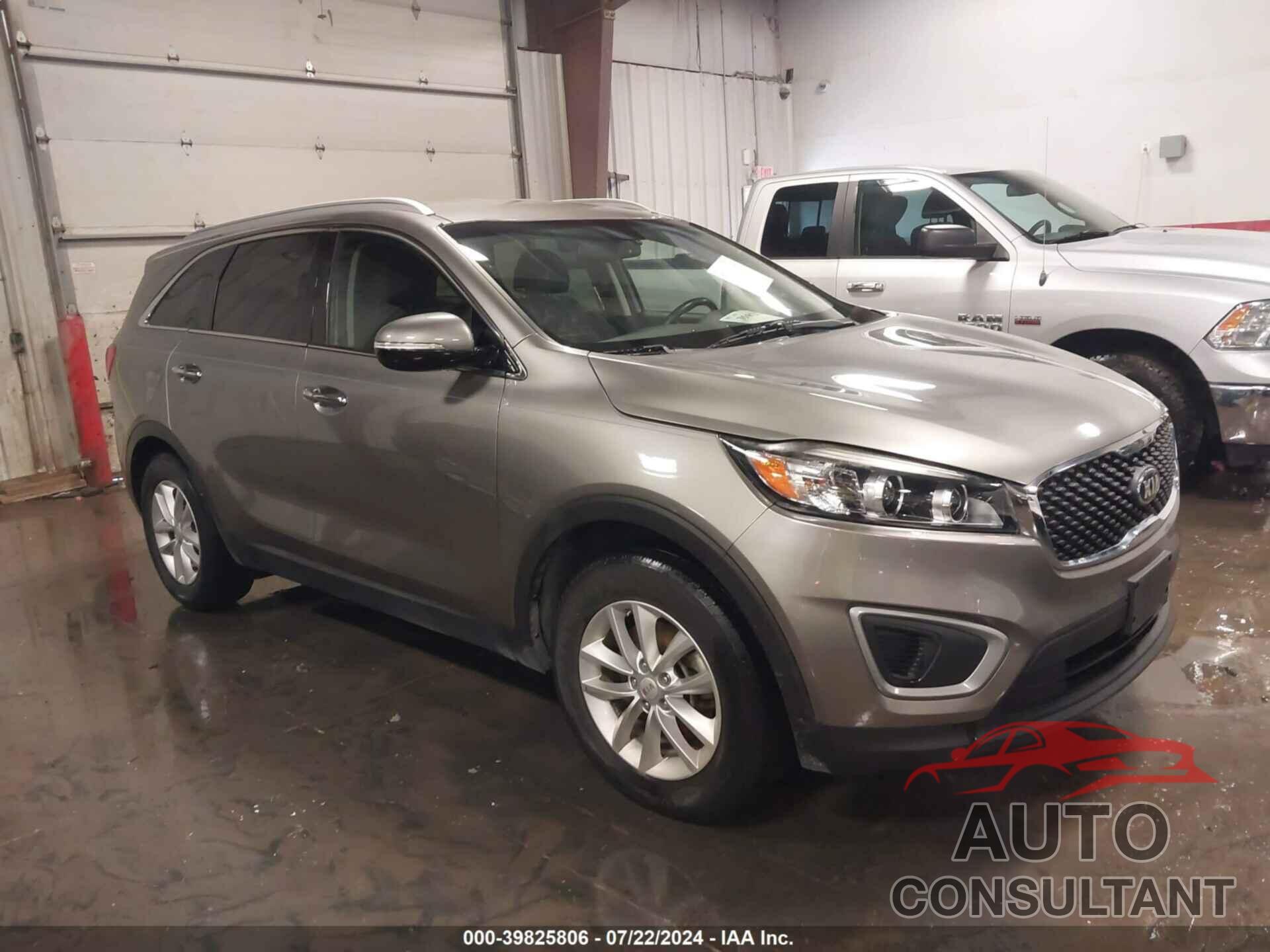 KIA SORENTO 2018 - 5XYPG4A38JG410373