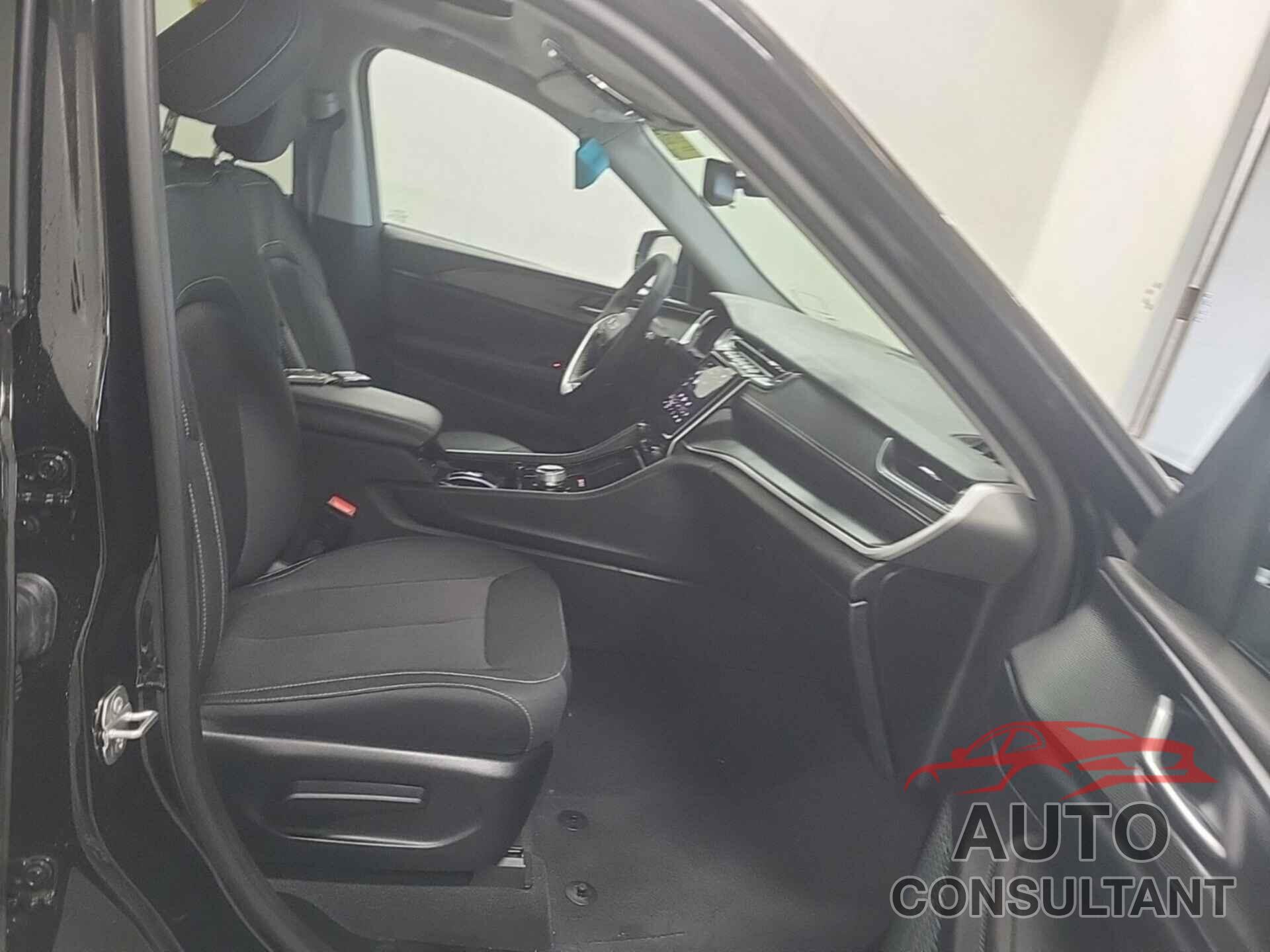 JEEP GRAND CHEROKEE L 2023 - 1C4RJKAG9P8751380