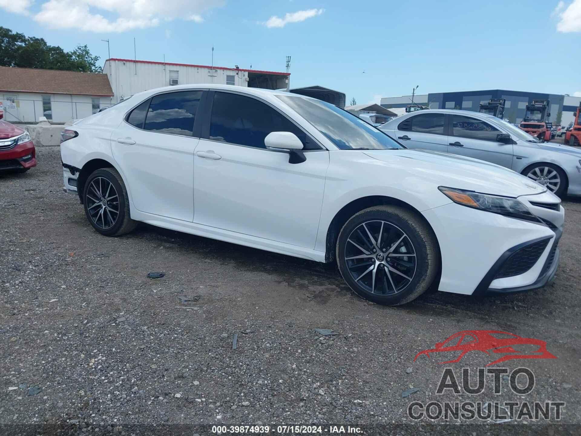 TOYOTA CAMRY 2022 - 4T1G11AK6NU056442