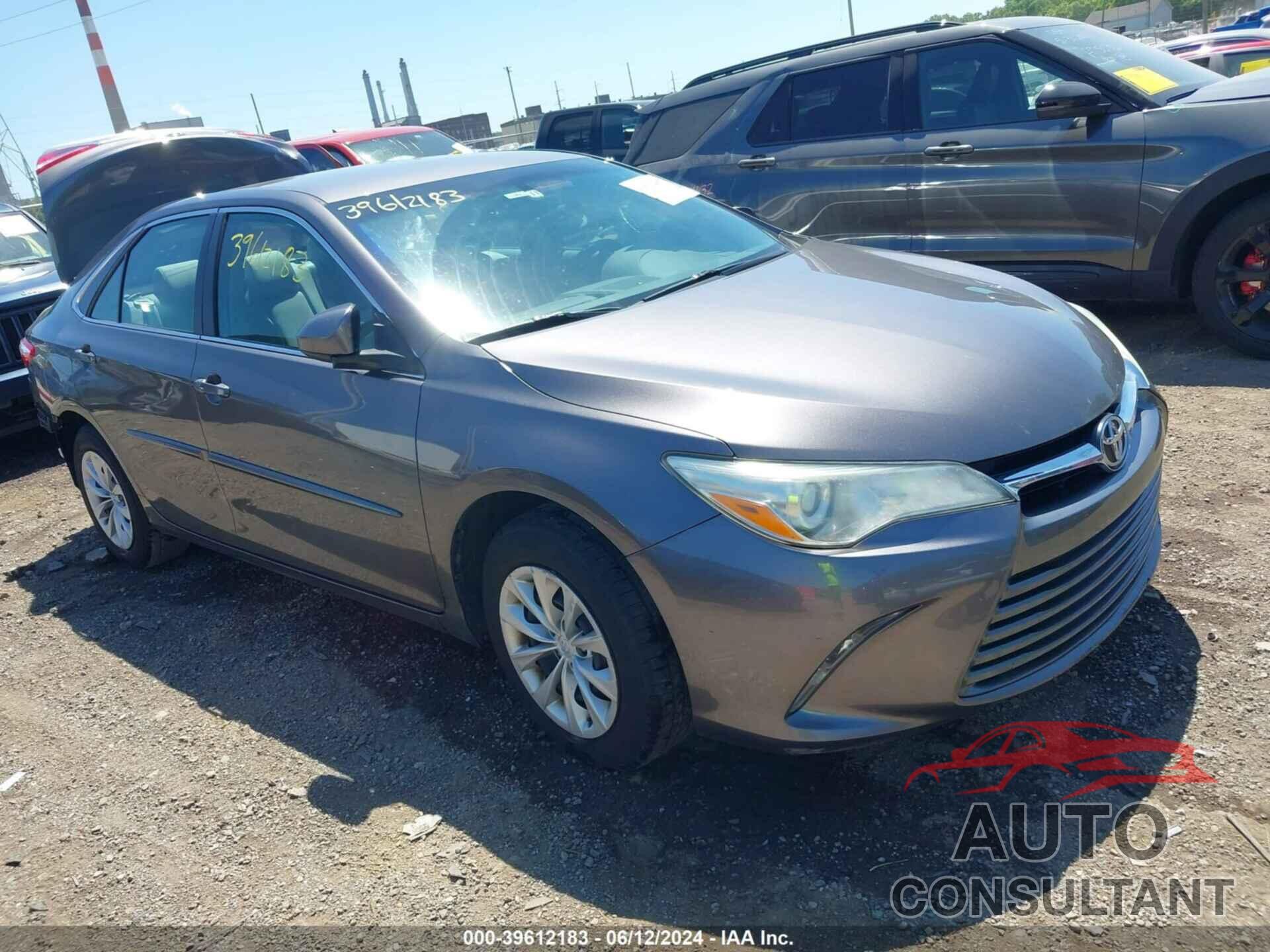TOYOTA CAMRY 2016 - 4T4BF1FK5GR539823