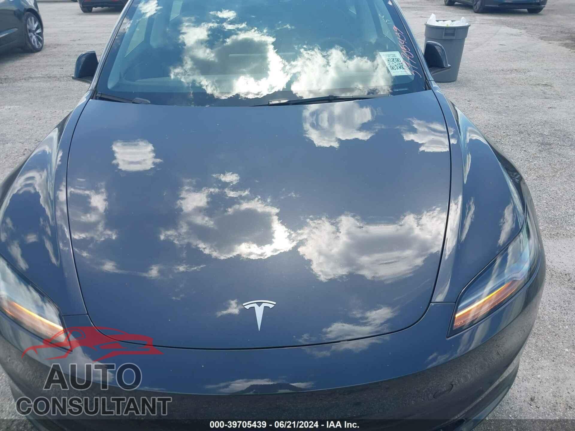 TESLA MODEL 3 2024 - 5YJ3E1EA7RF752587