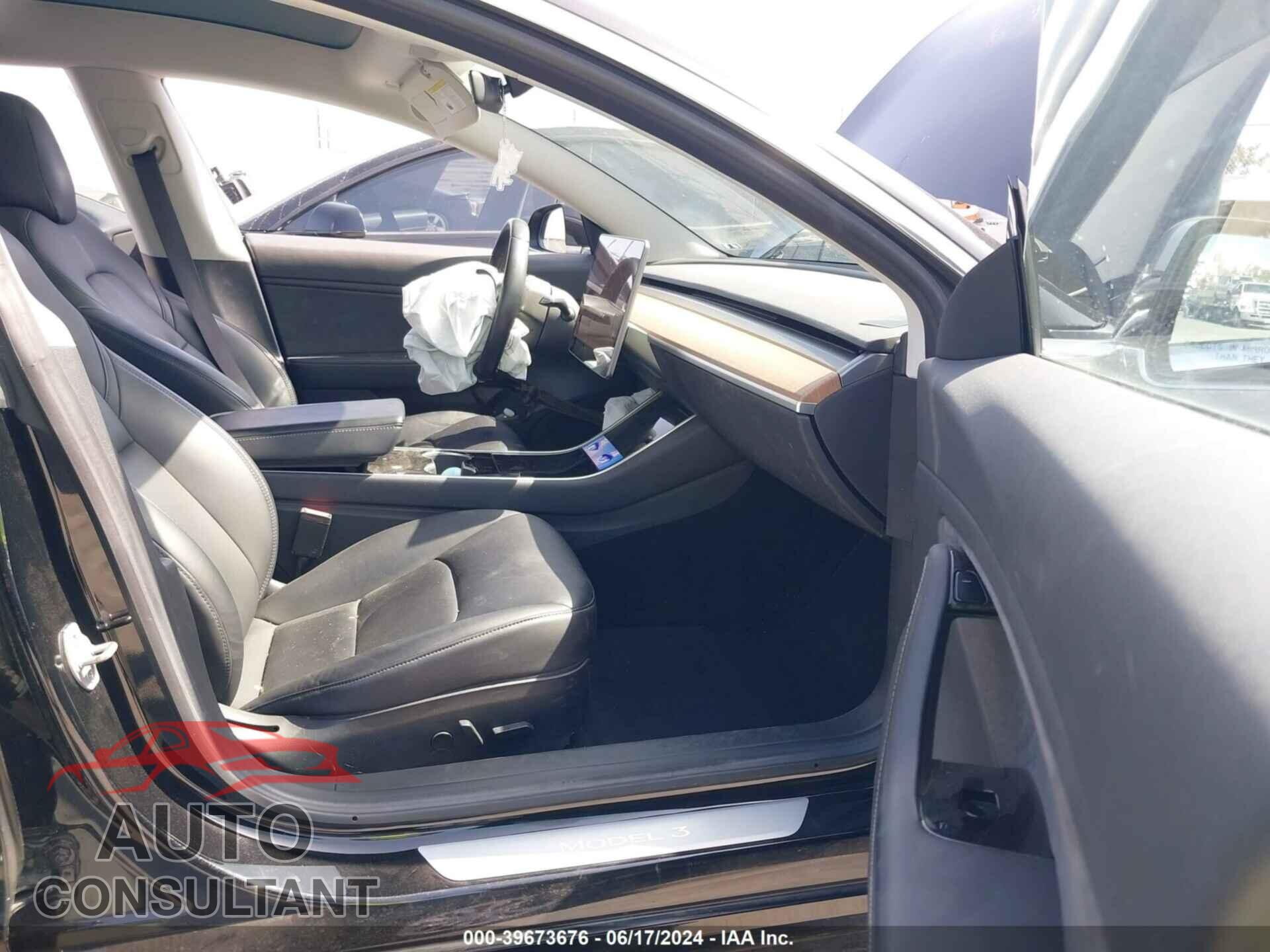 TESLA MODEL 3 2018 - 5YJ3E1EA9JF060352