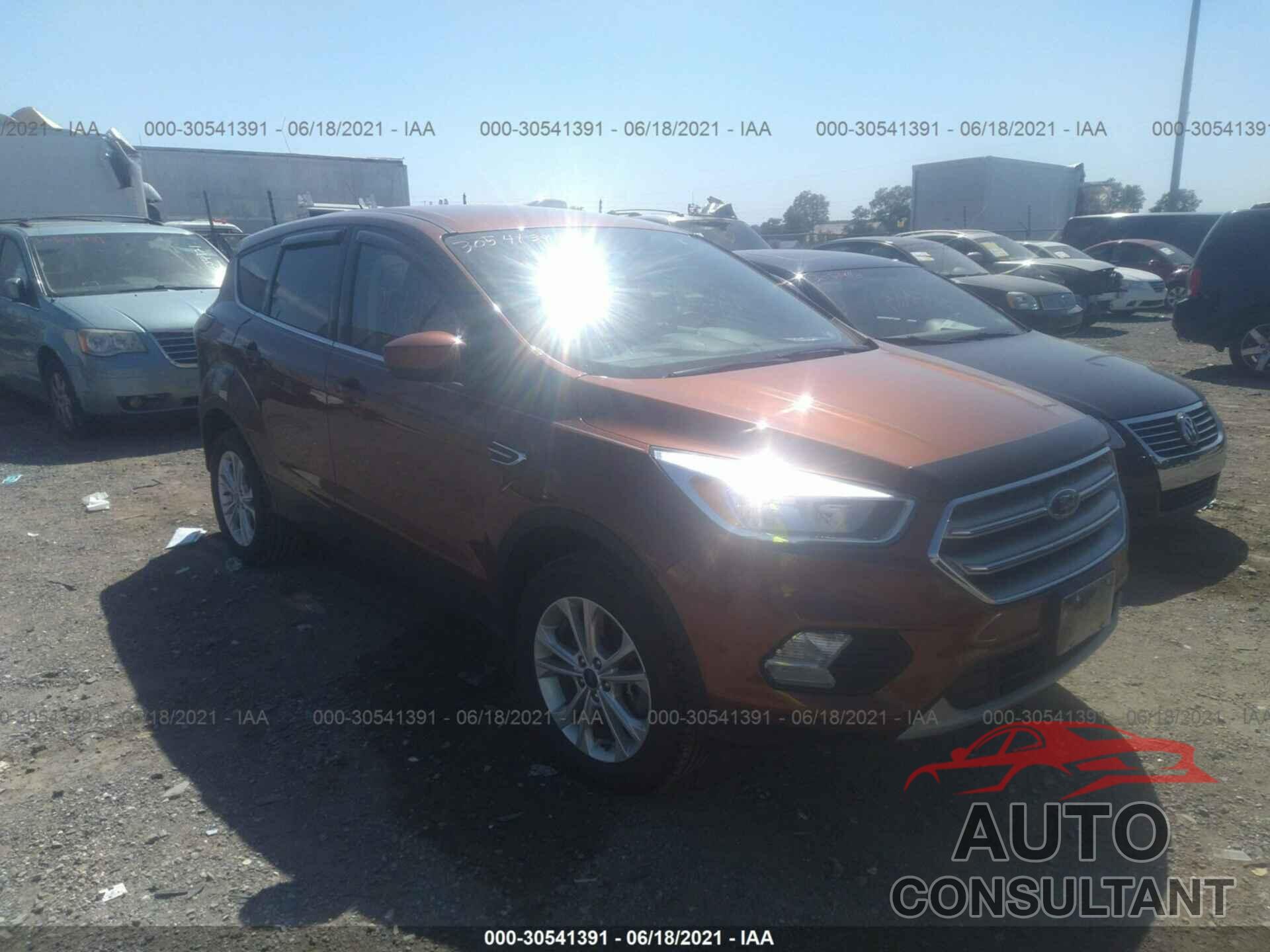 FORD ESCAPE 2017 - 1FMCU9GD8HUA02352