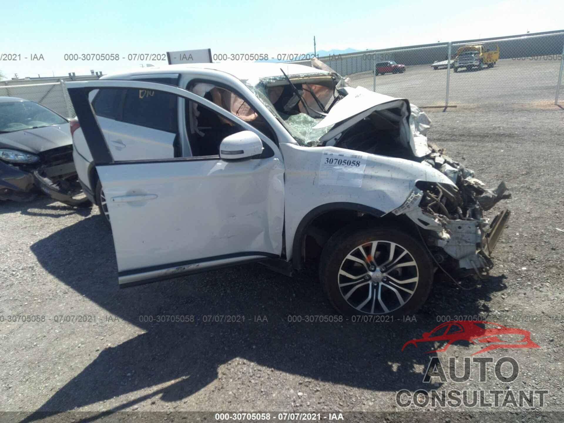 MITSUBISHI OUTLANDER 2018 - JA4AD3A34JZ054444