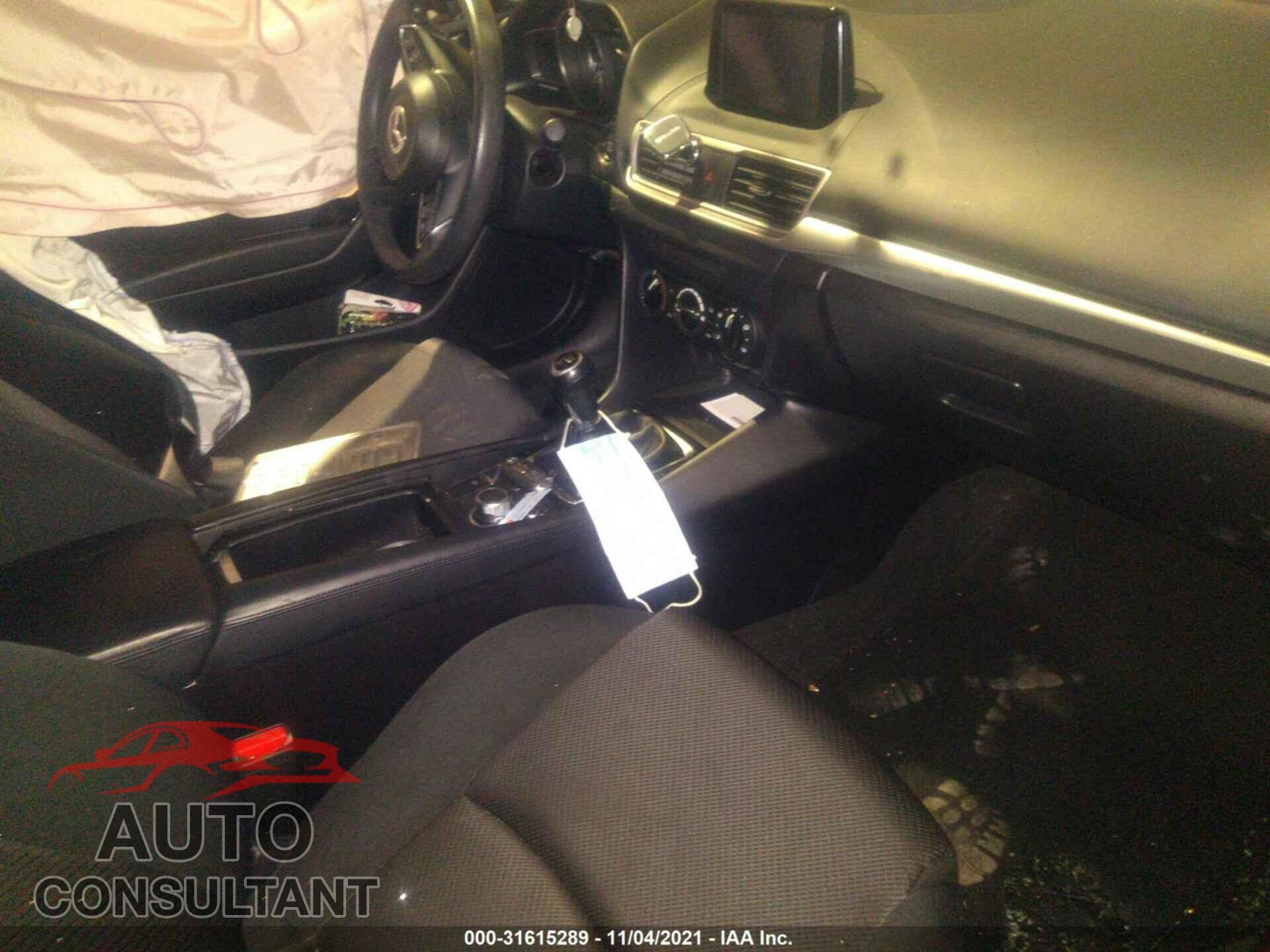 MAZDA MAZDA3 4-DOOR 2017 - 3MZBN1U7XHM147861