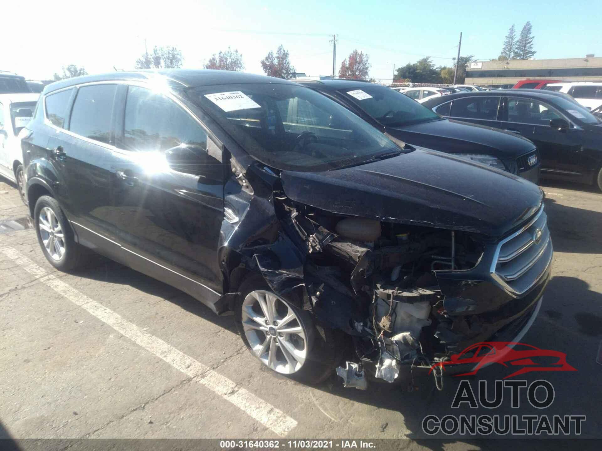 FORD ESCAPE 2017 - 1FMCU0G95HUB05610