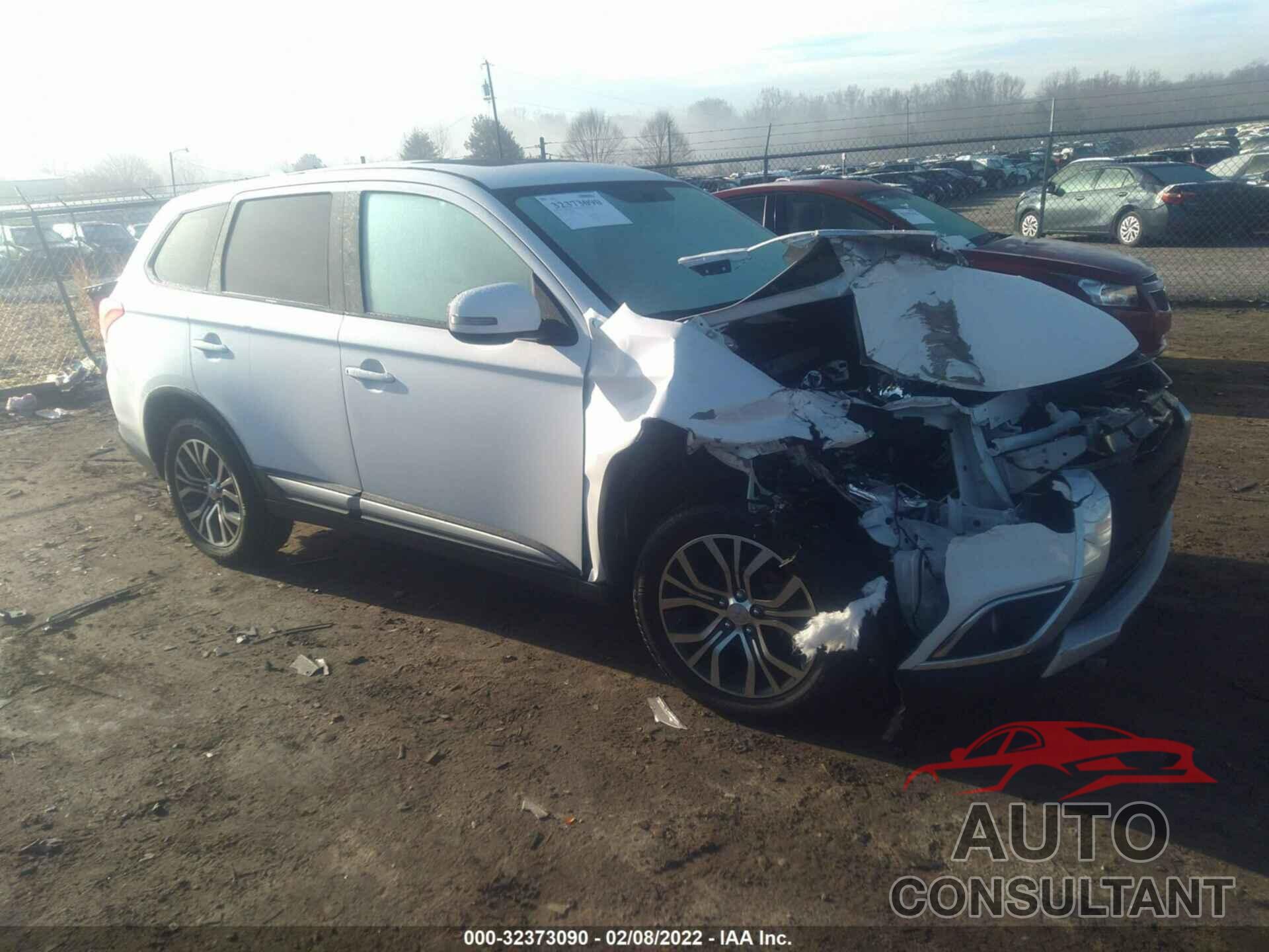 MITSUBISHI OUTLANDER 2018 - JA4AZ3A31JZ012055