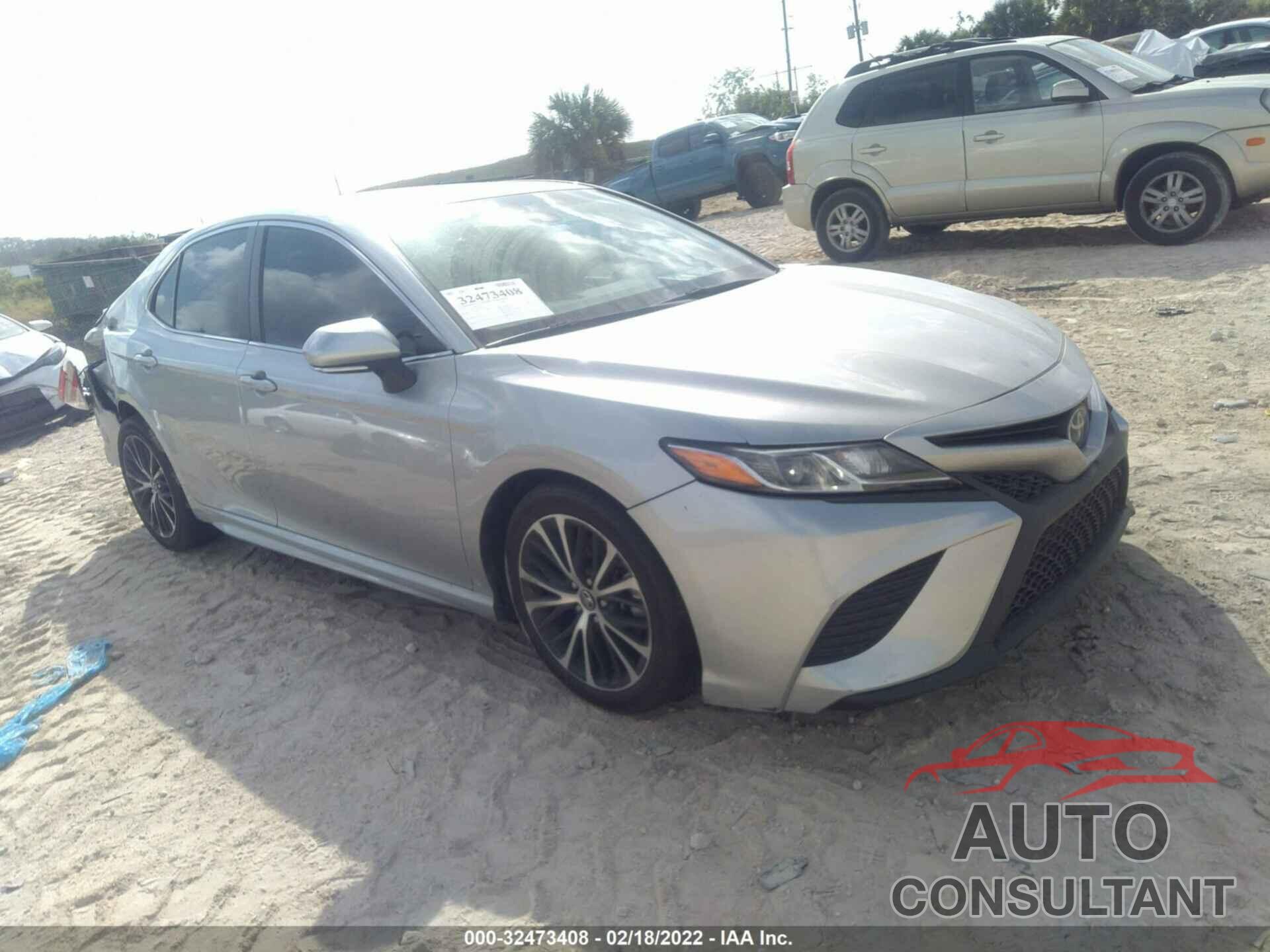 TOYOTA CAMRY 2018 - 4T1B11HKXJU097389