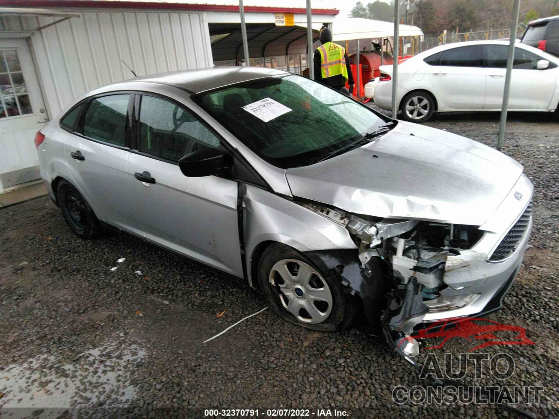 FORD FOCUS 2016 - 1FADP3E29GL401716