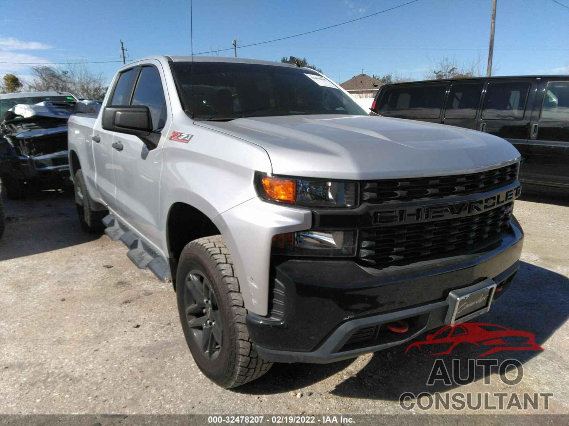 CHEVROLET SILVERADO 1500 2019 - 1GCRYCEF8KZ202582