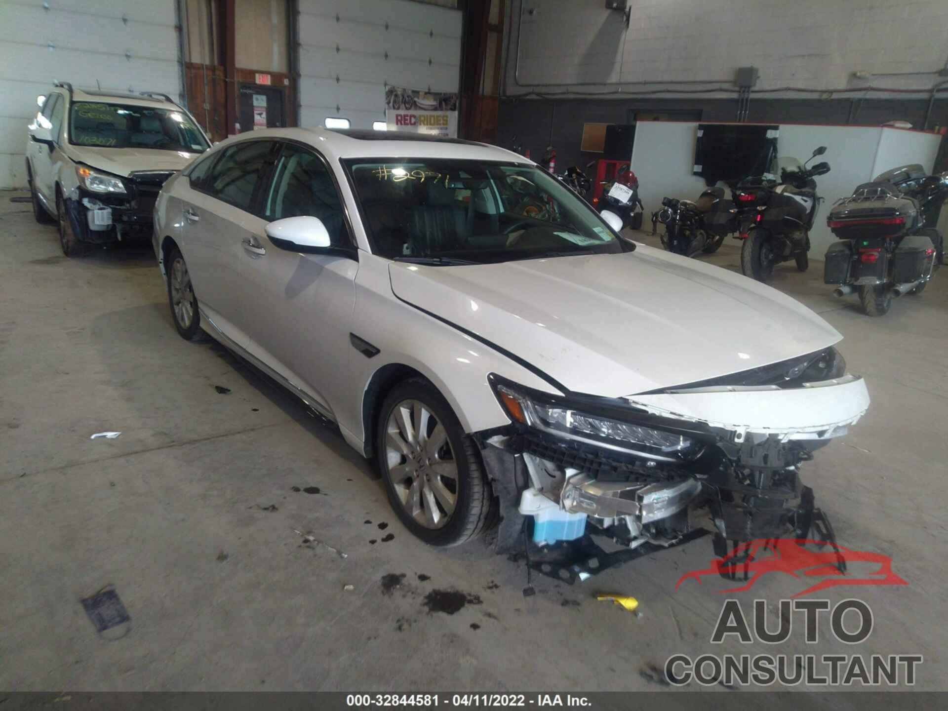 HONDA ACCORD SEDAN 2018 - 1HGCV2F9XJA036355