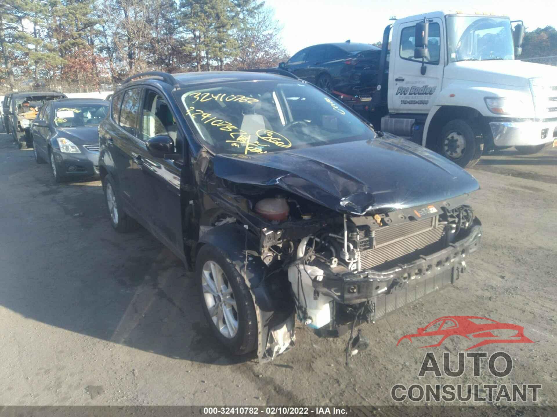FORD ESCAPE 2017 - 1FMCU9GD8HUD71048
