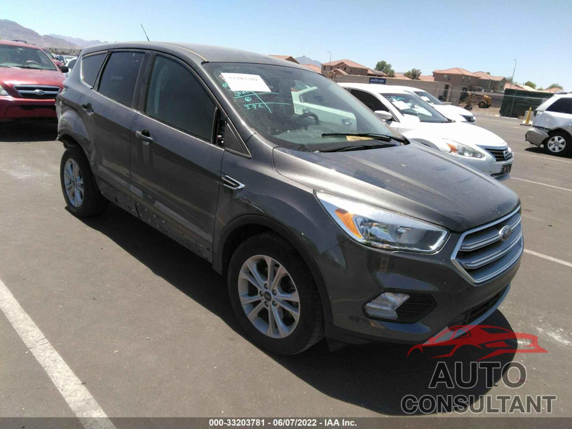 FORD ESCAPE 2017 - 1FMCU0GD4HUC23068