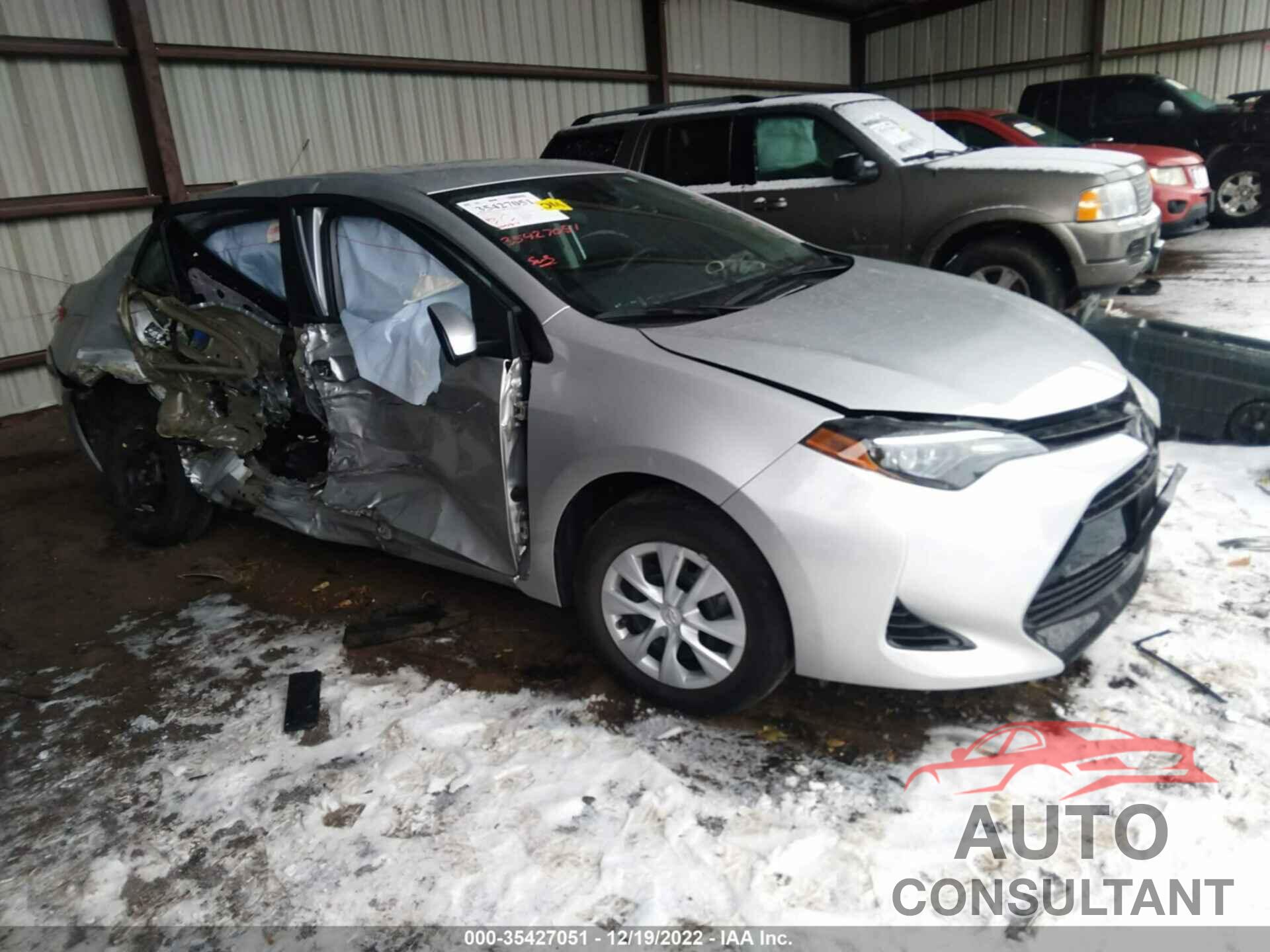 TOYOTA COROLLA 2018 - 5YFBURHE5JP814783