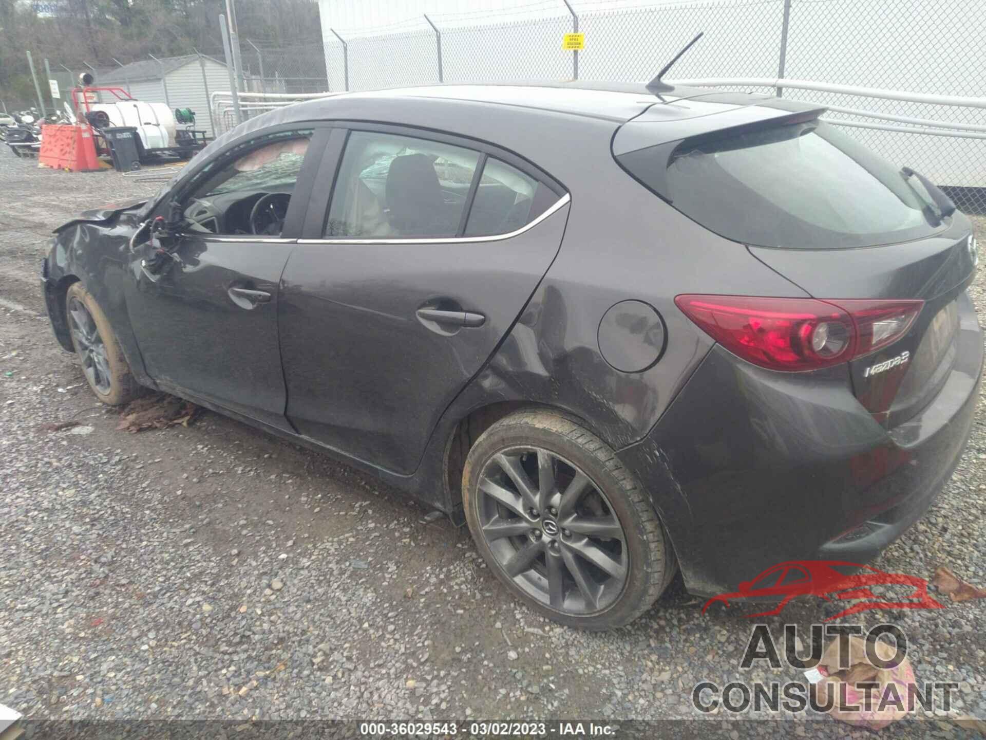 MAZDA MAZDA3 5-DOOR 2018 - 3MZBN1L32JM266542