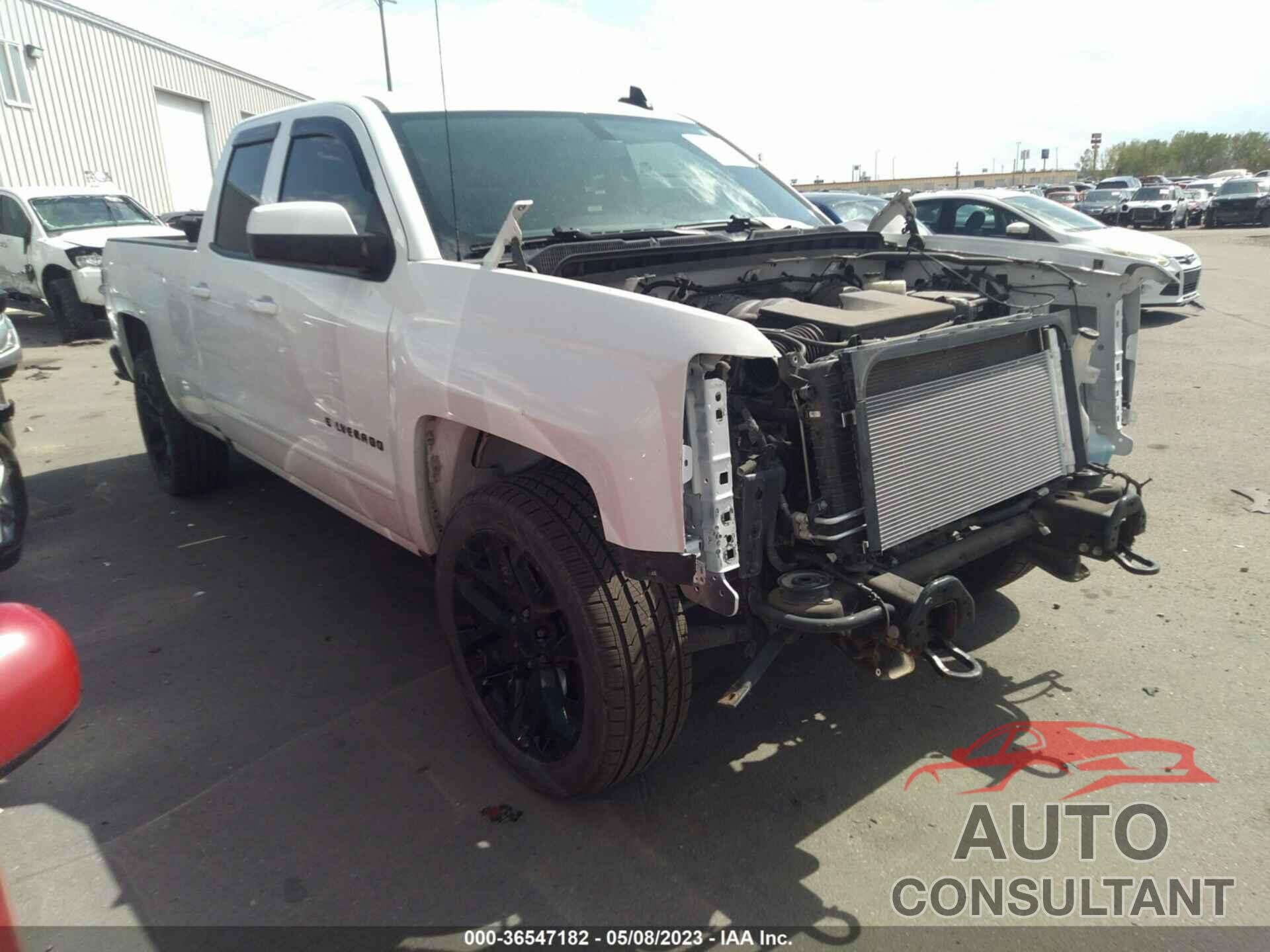 CHEVROLET SILVERADO 1500 2018 - 1GCVKREH4JZ205188