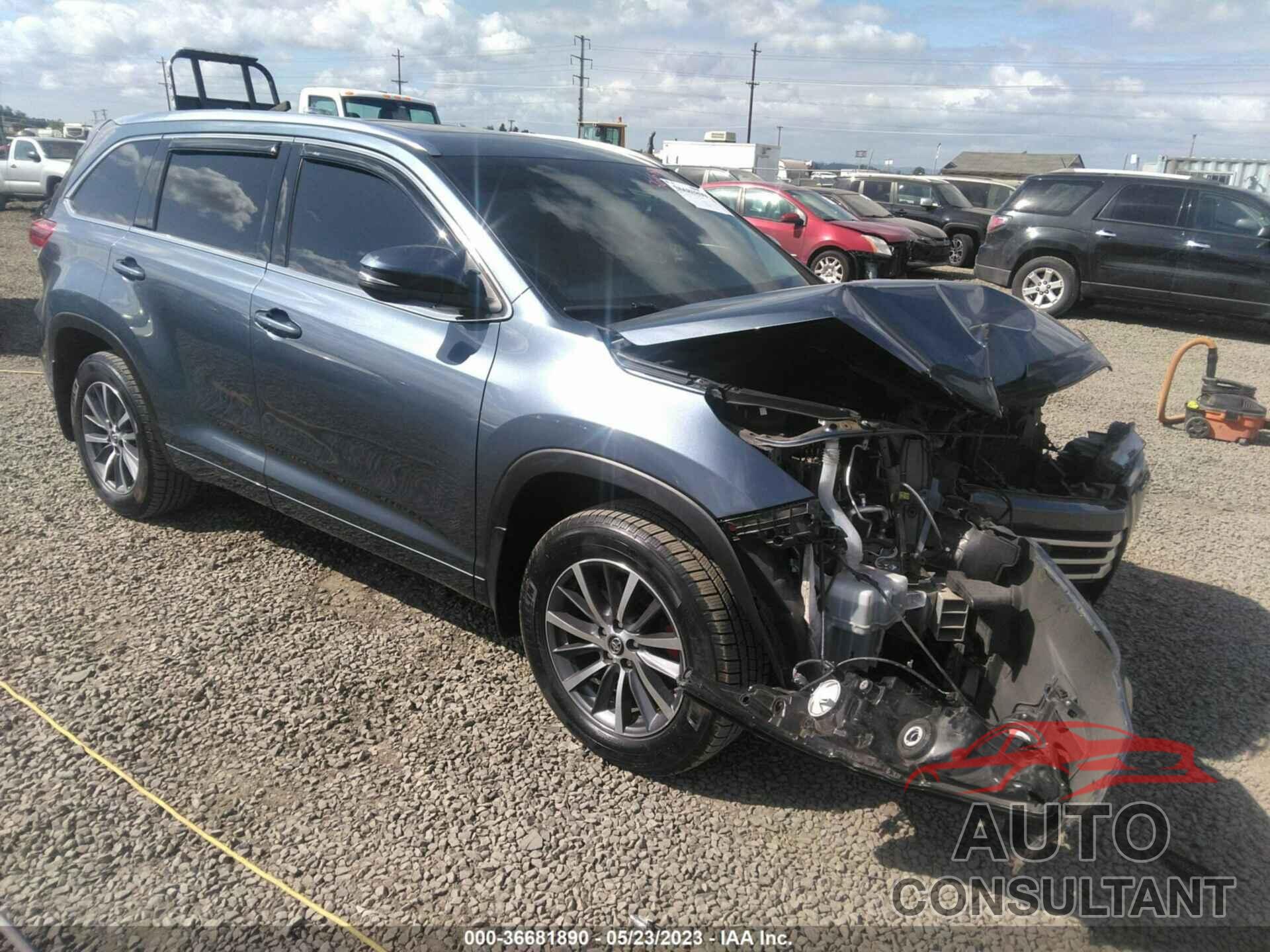 TOYOTA HIGHLANDER 2018 - 5TDJZRFH7JS490236