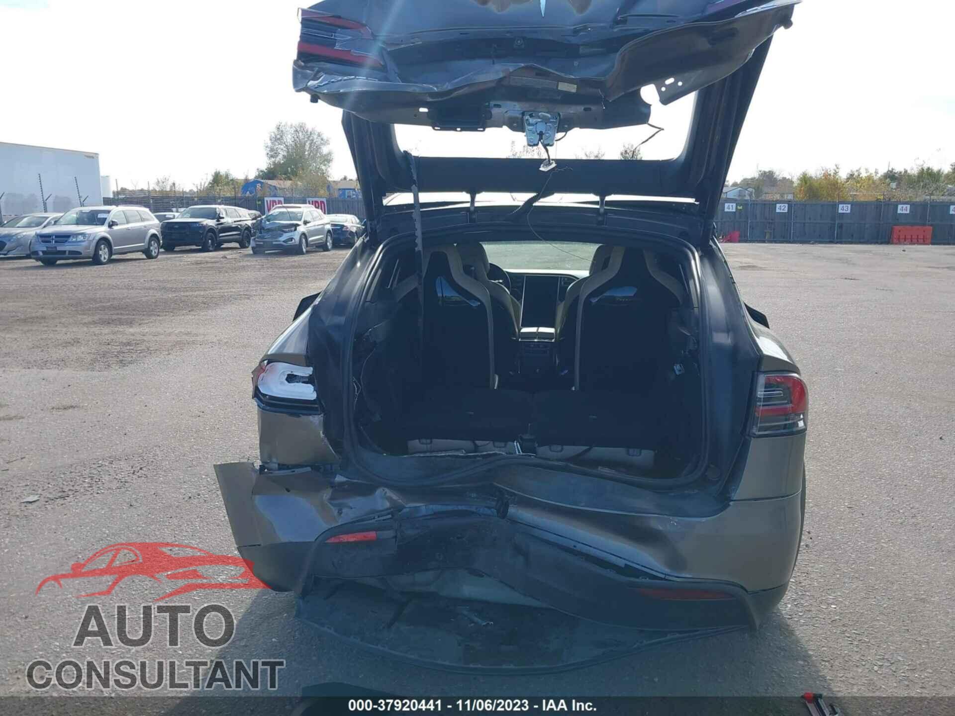TESLA MODEL X 2016 - 5YJXCBE21GF016828