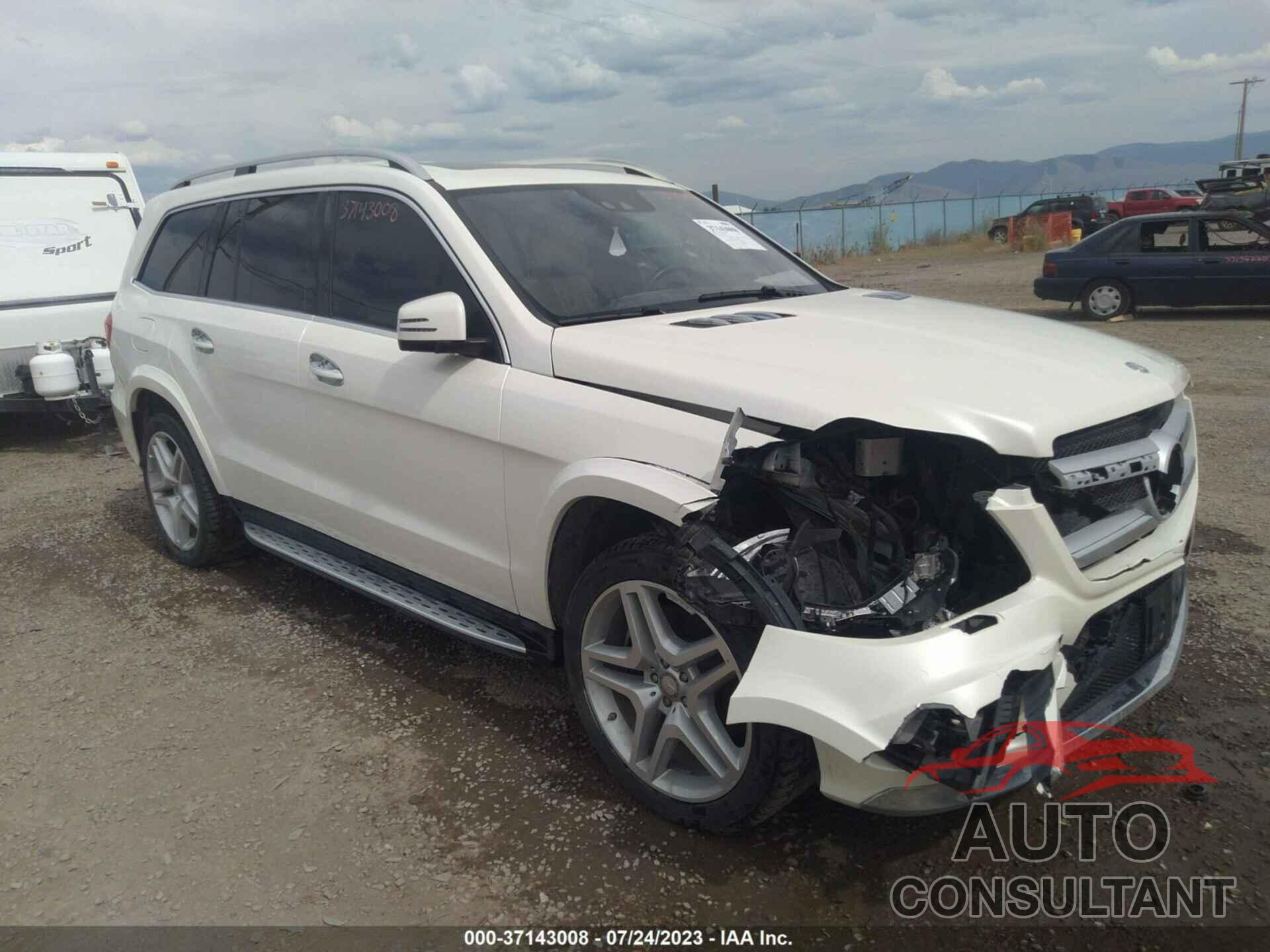 MERCEDES-BENZ GL 550 2016 - 4JGDF7DE7GA643511