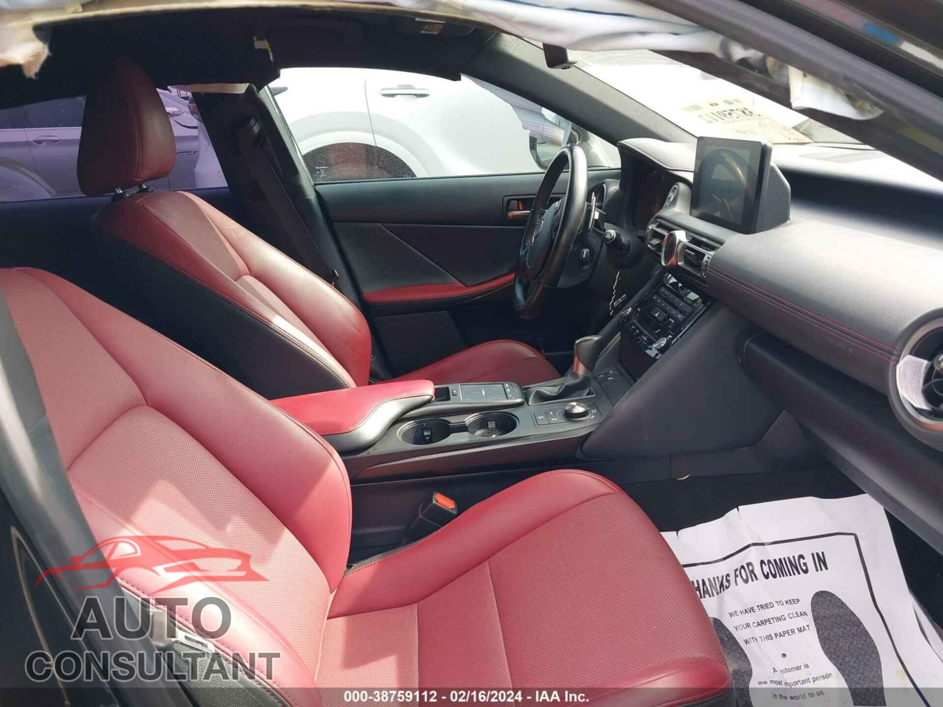 LEXUS IS 2021 - JTHCA1D25M5115860