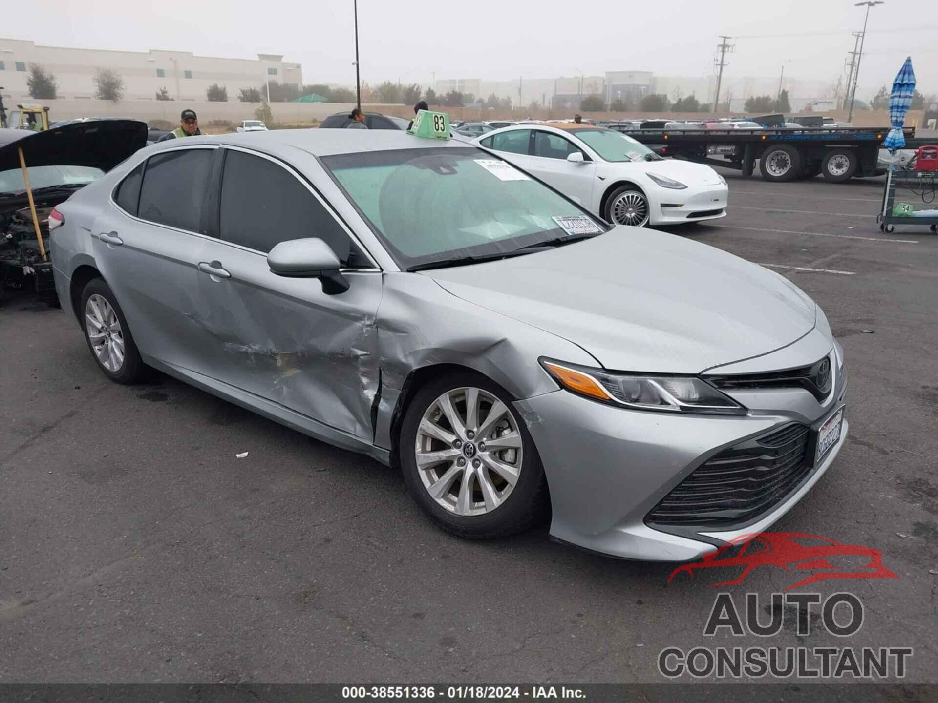 TOYOTA CAMRY 2018 - 4T1B11HK1JU041597