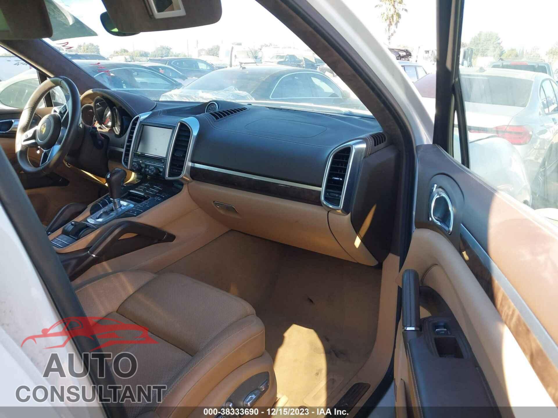PORSCHE CAYENNE 2016 - WP1AB2A22GLA95856