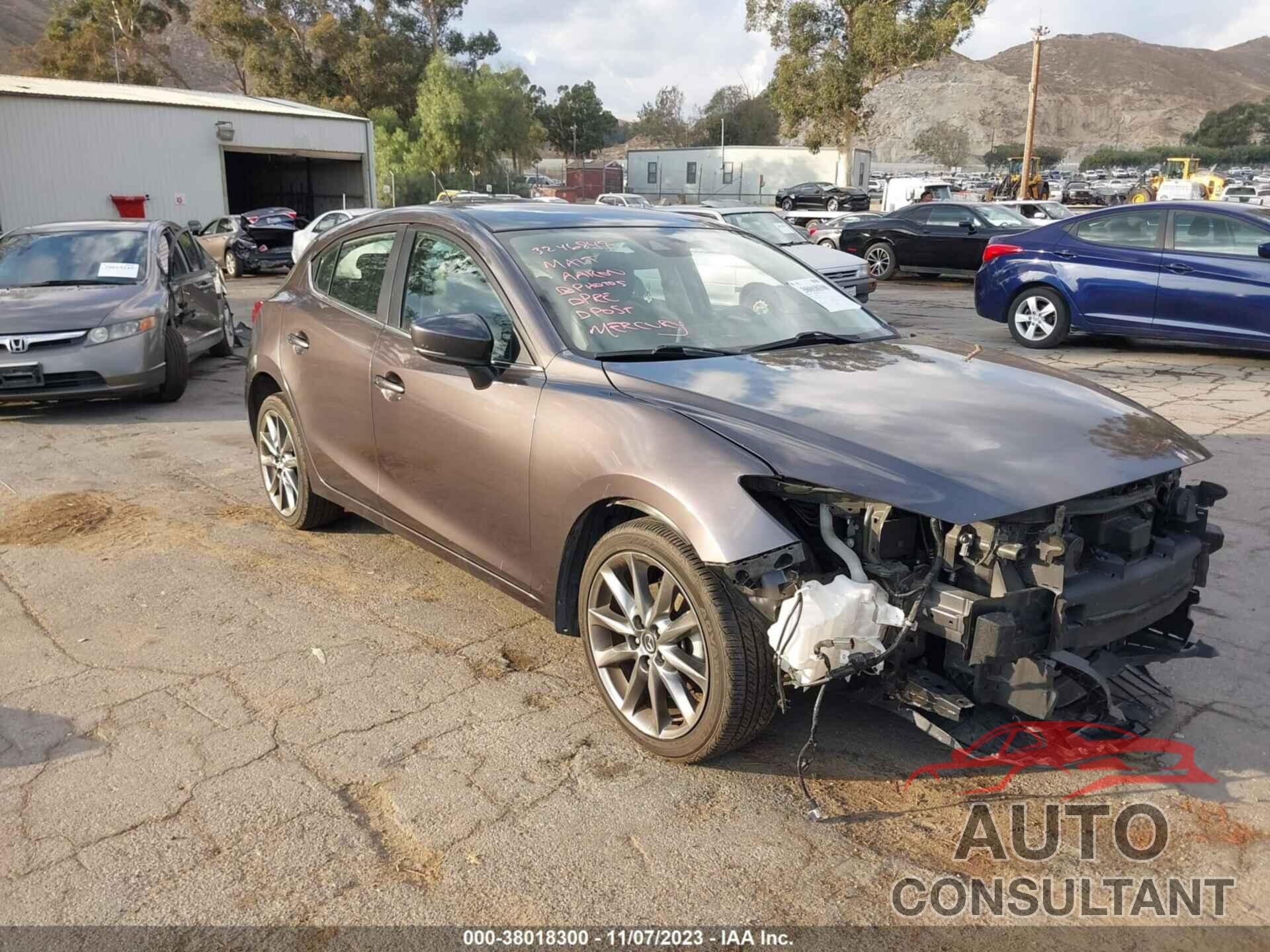 MAZDA MAZDA3 2018 - 3MZBN1L34JM230741