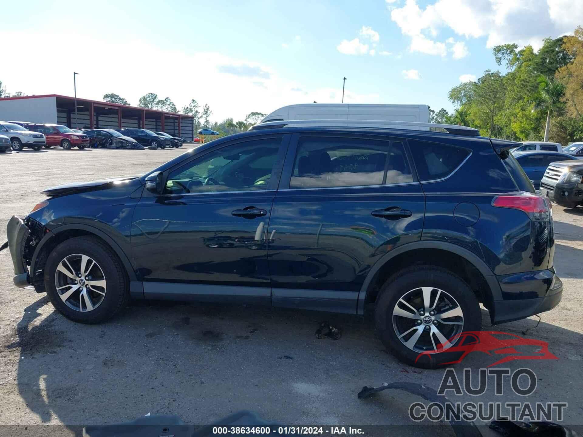 TOYOTA RAV4 2017 - JTMWFREVXHJ119813