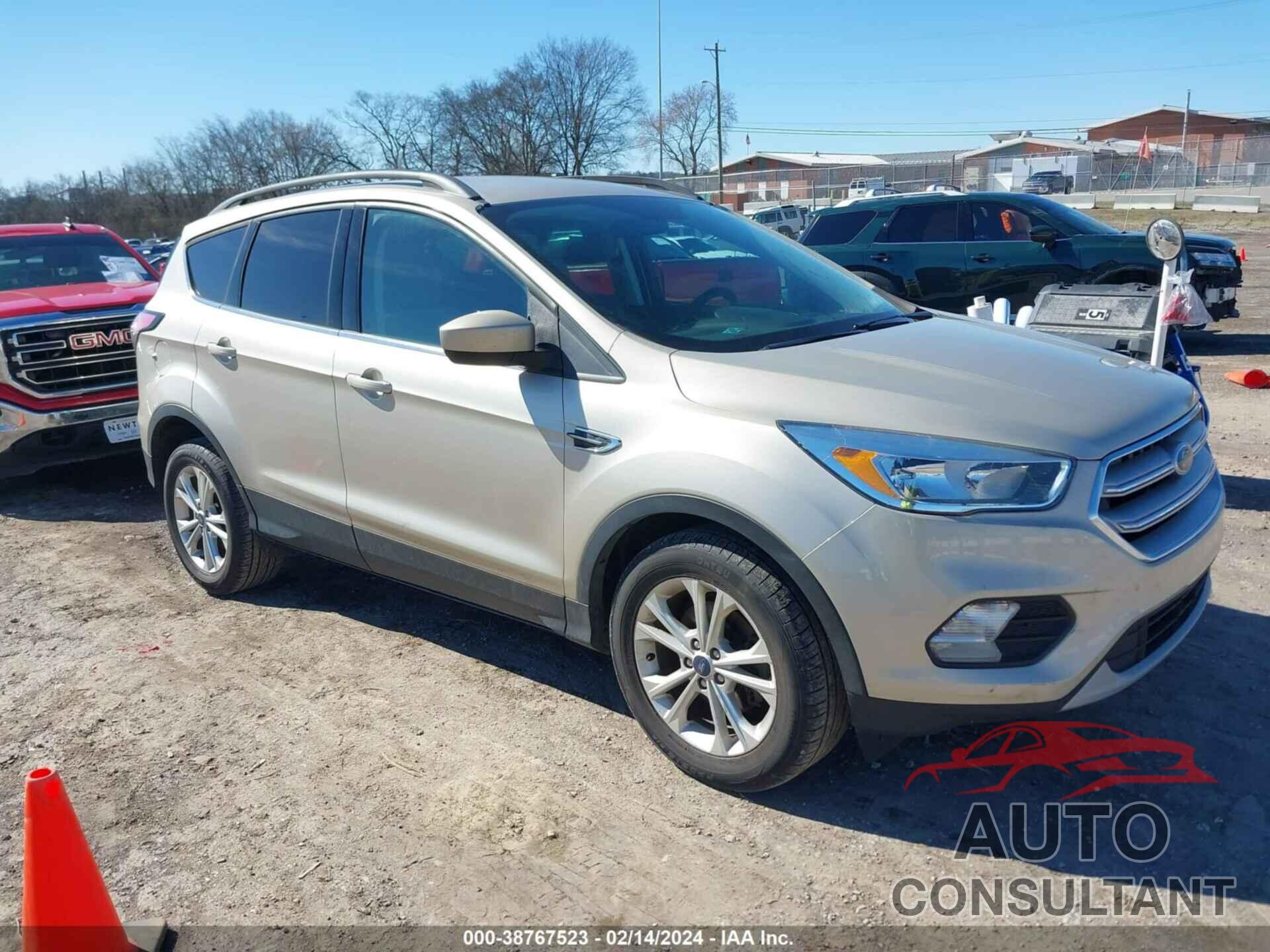 FORD ESCAPE 2018 - 1FMCU0GDXJUD17641