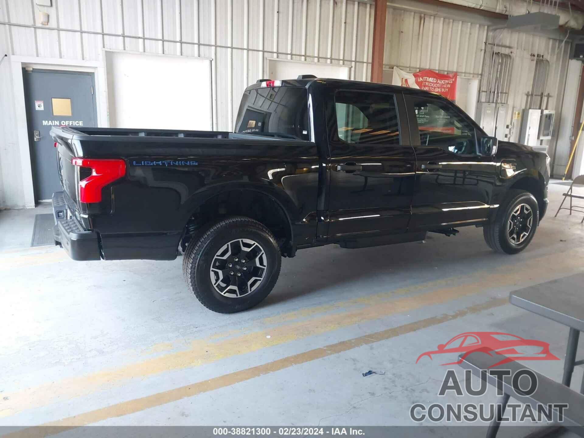 FORD F-150 LIGHTNING 2023 - 1FTVW1EL0PWG54825