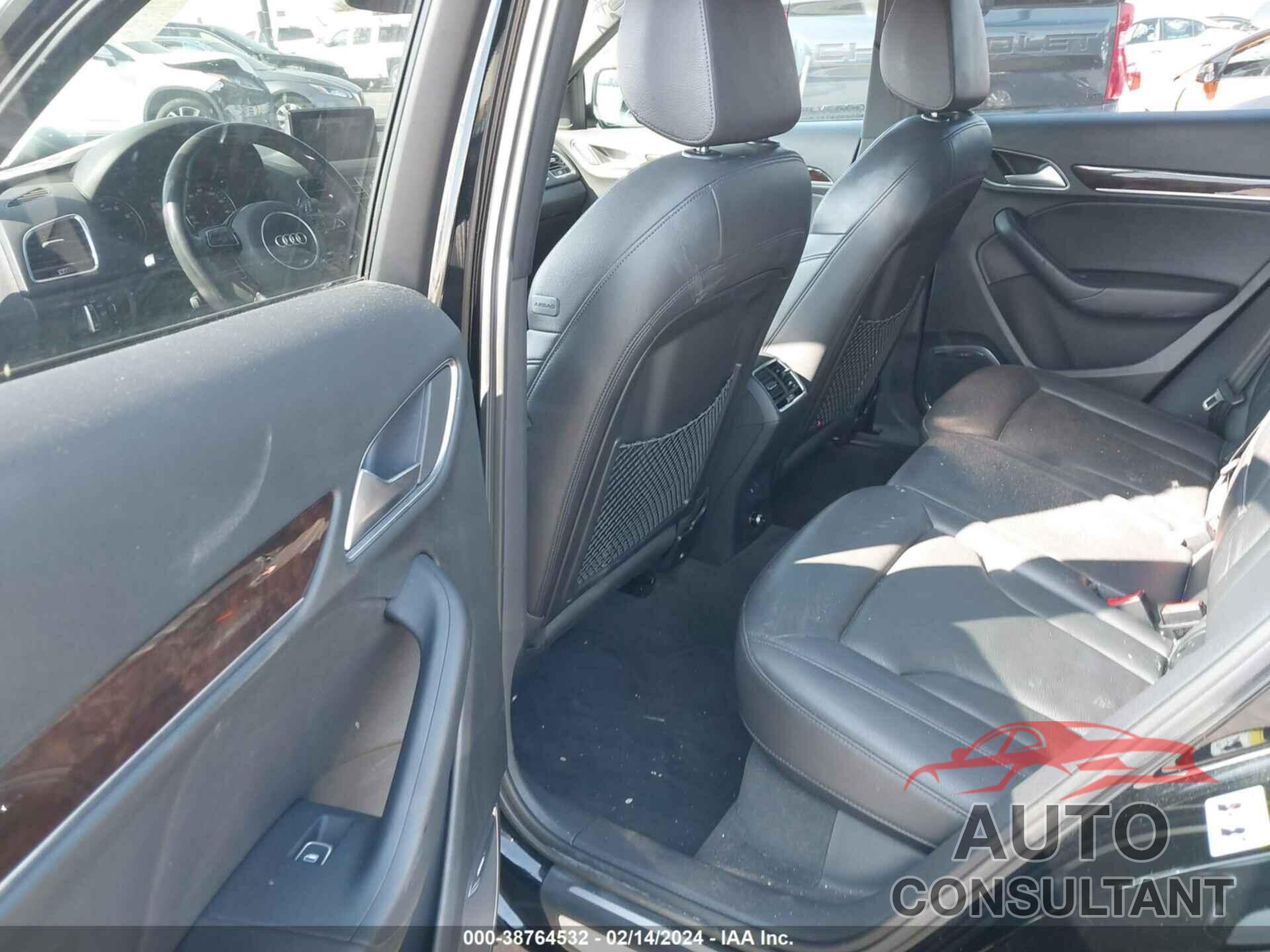 AUDI Q3 2018 - WA1HCCFS8JR017396