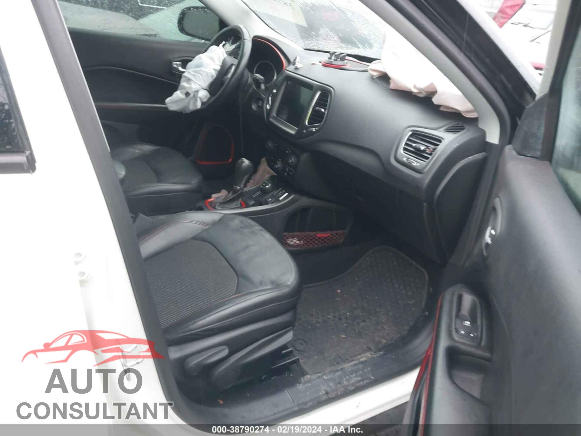 JEEP COMPASS 2018 - 3C4NJDDB2JT210352