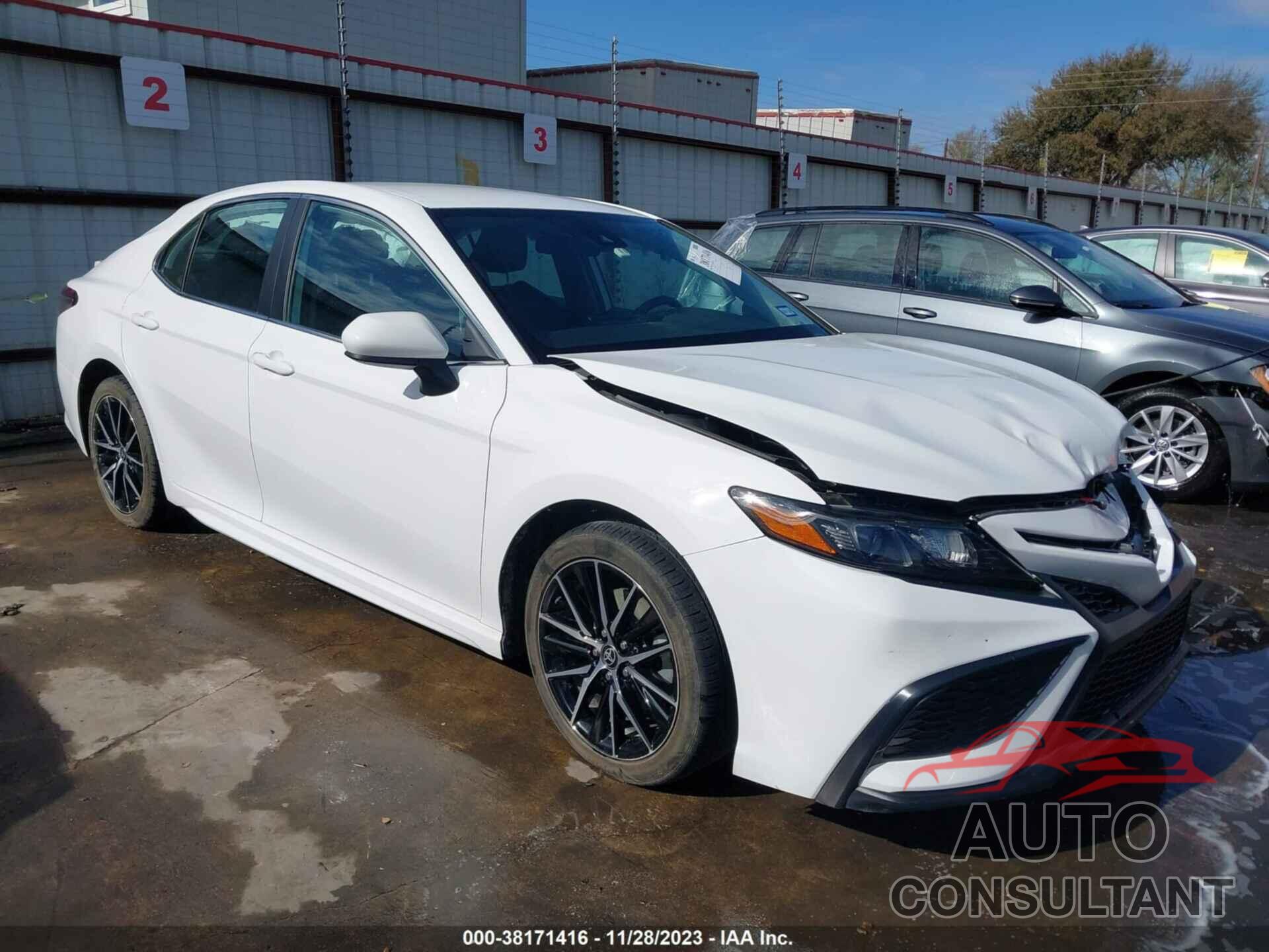 TOYOTA CAMRY 2021 - 4T1G11AK1MU542767