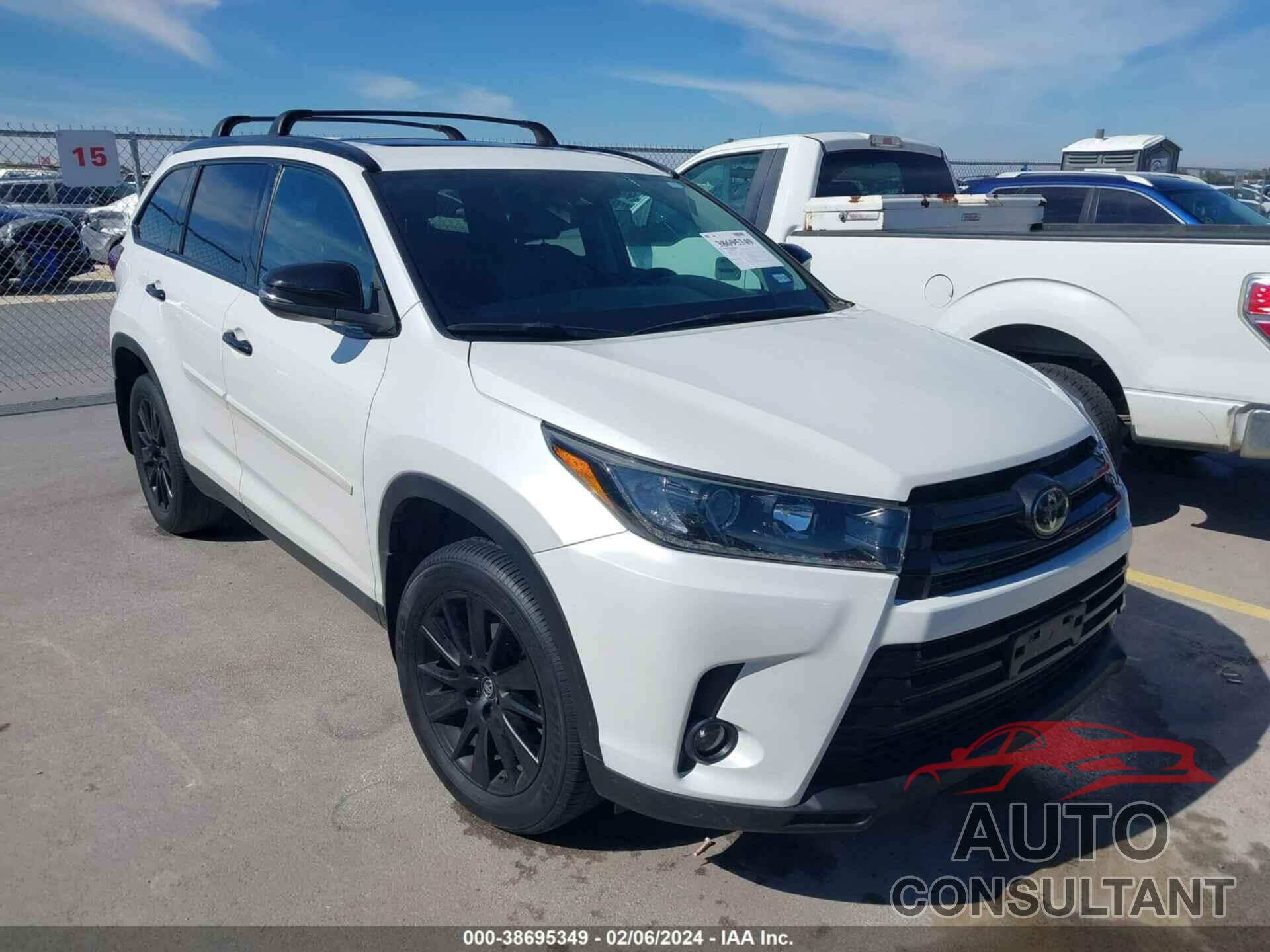 TOYOTA HIGHLANDER 2019 - 5TDKZRFH7KS318391