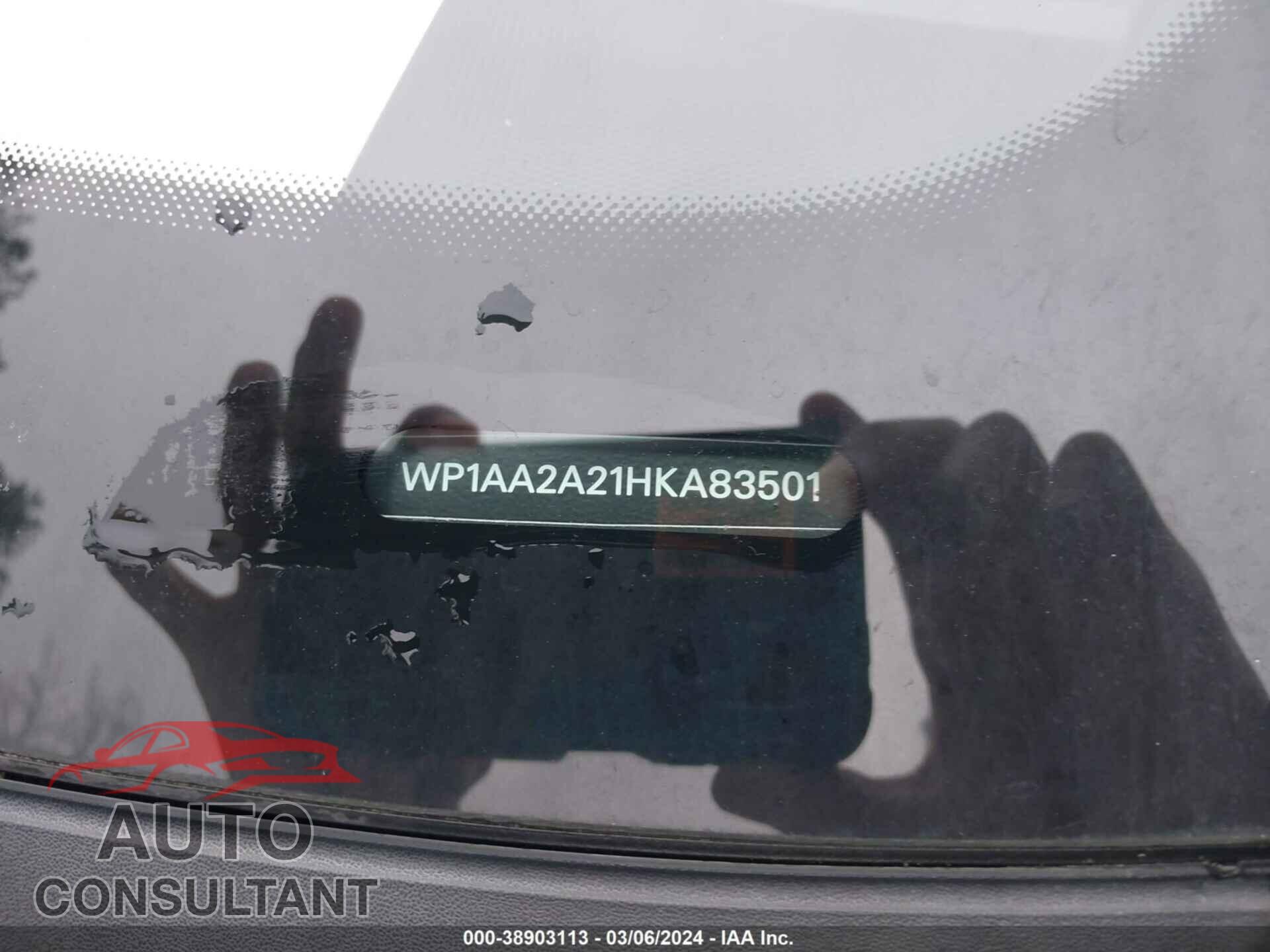 PORSCHE CAYENNE 2017 - WP1AA2A21HKA83501
