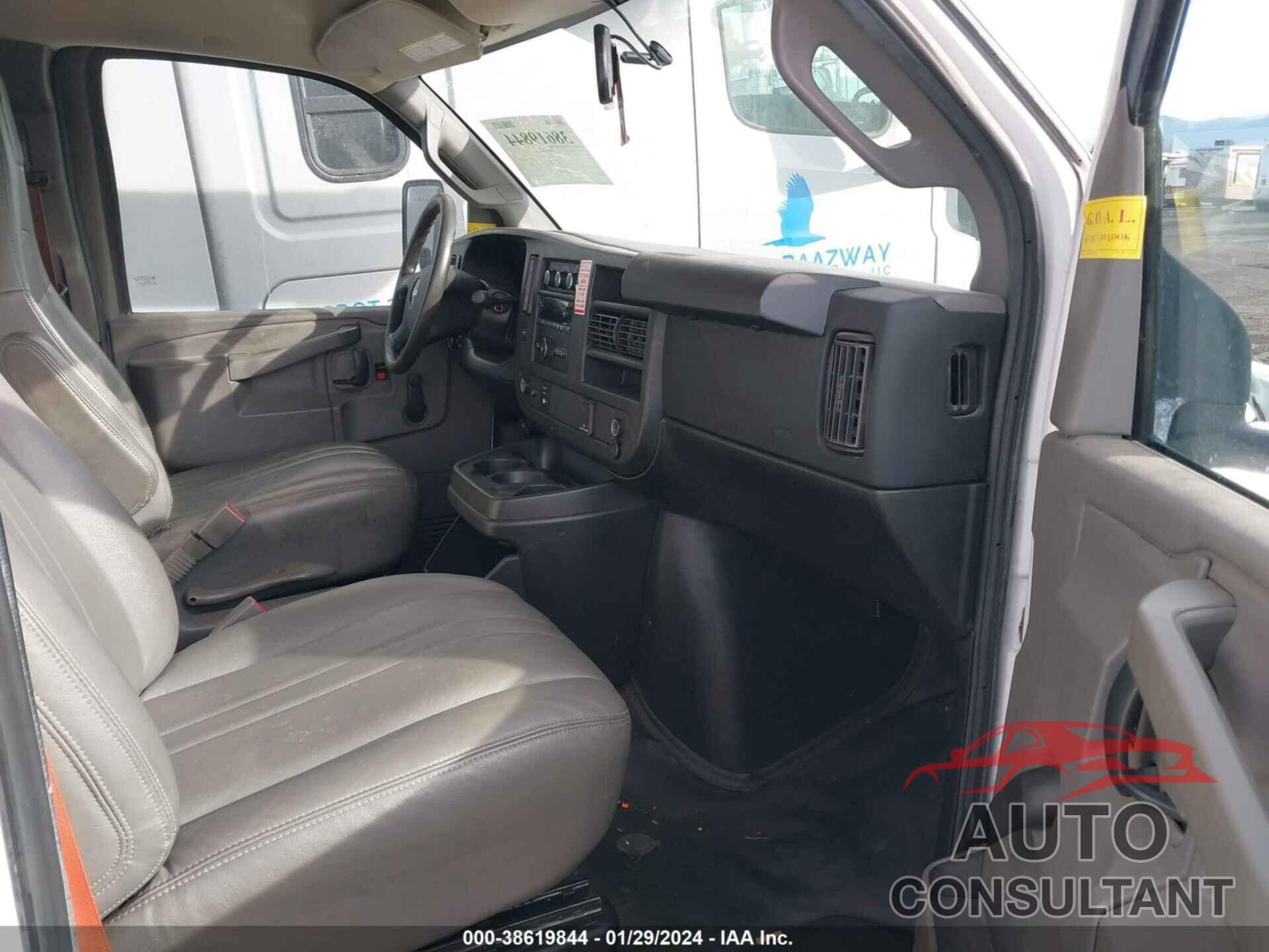 CHEVROLET EXPRESS CUTAWAY 2018 - 1GB0GSFG1J1233221