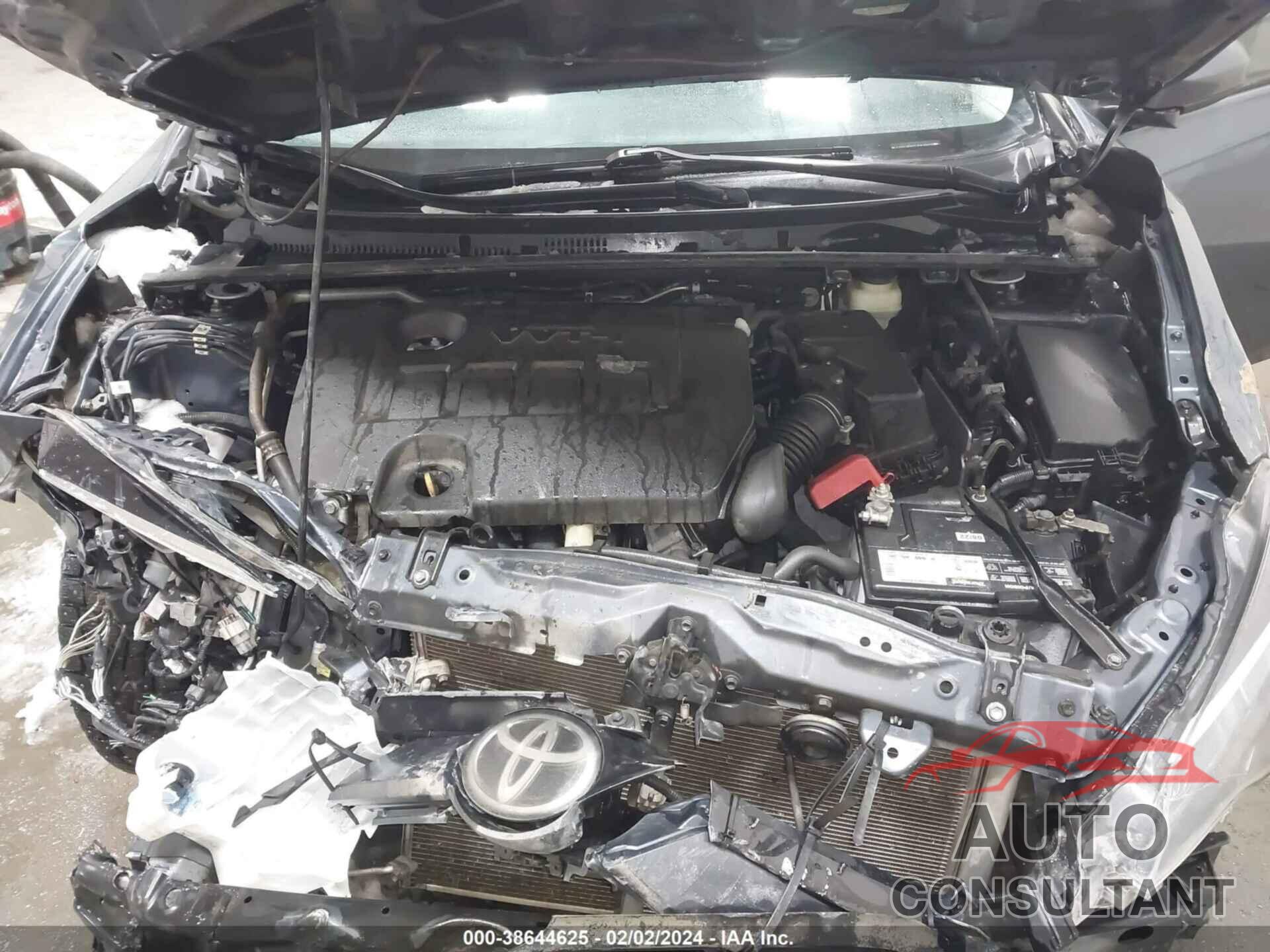 TOYOTA COROLLA 2018 - 5YFBURHE5JP810975