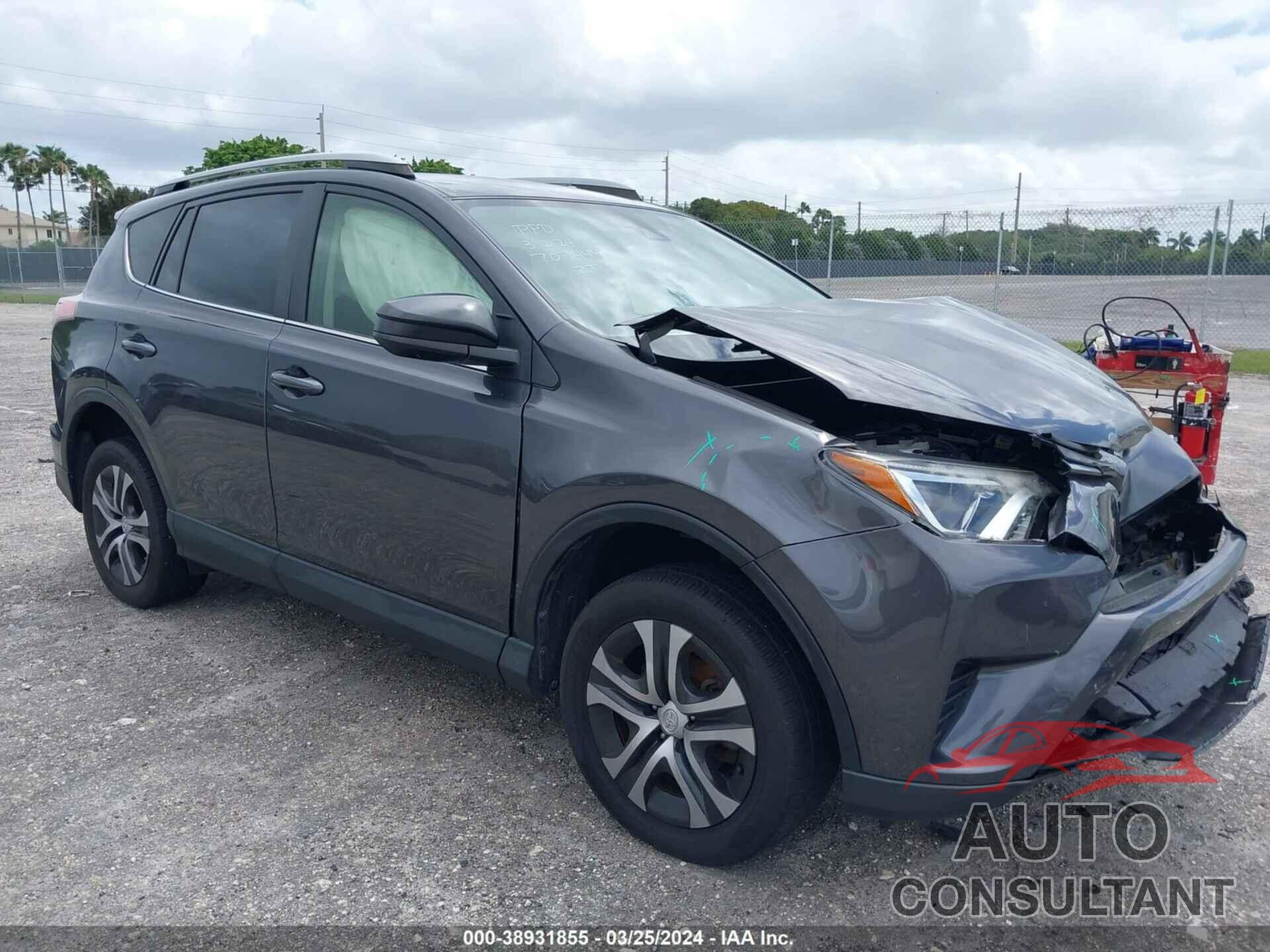 TOYOTA RAV4 2017 - JTMZFREV2HJ707444