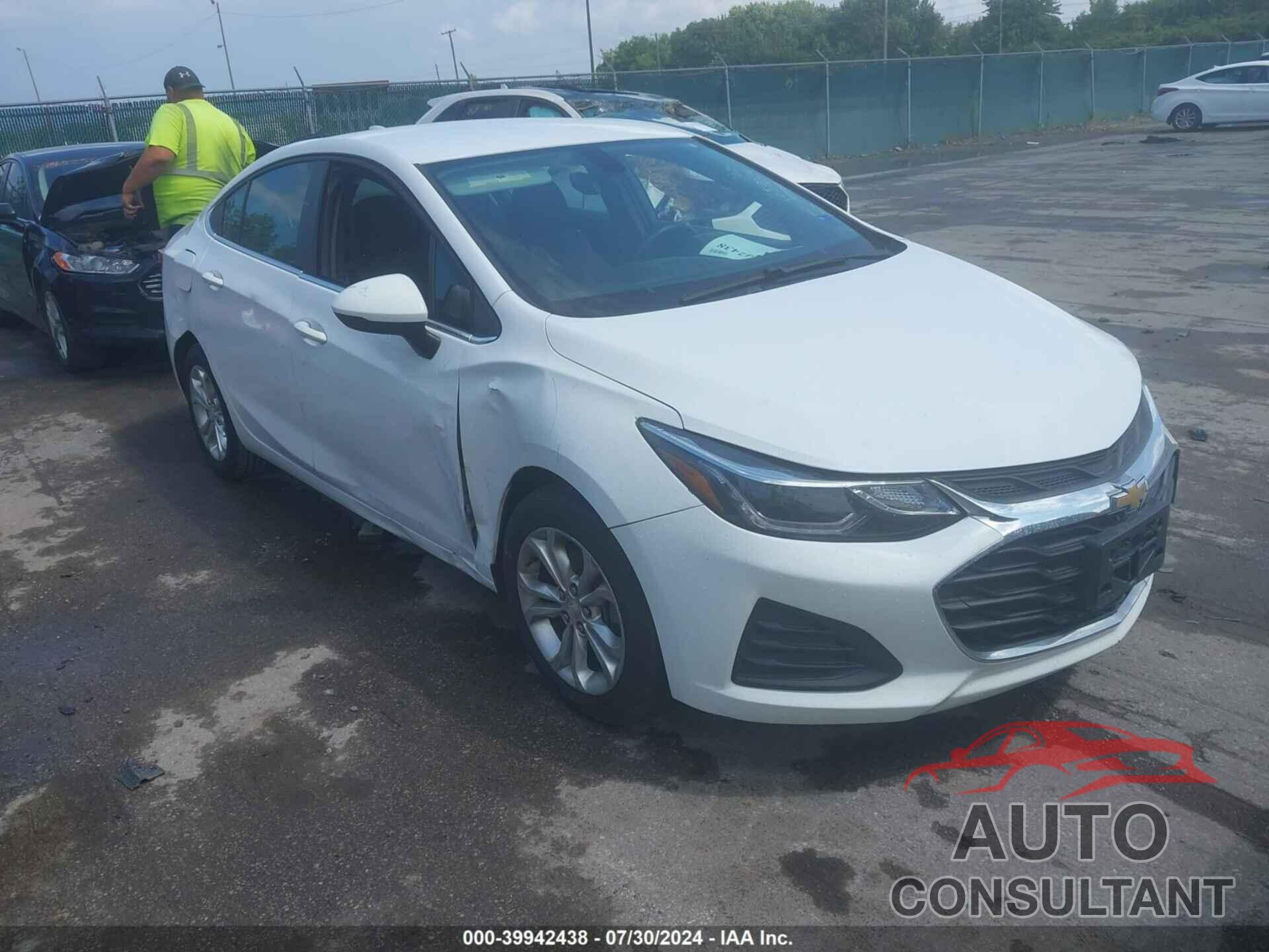 CHEVROLET CRUZE 2019 - 1G1BE5SM6K7147398