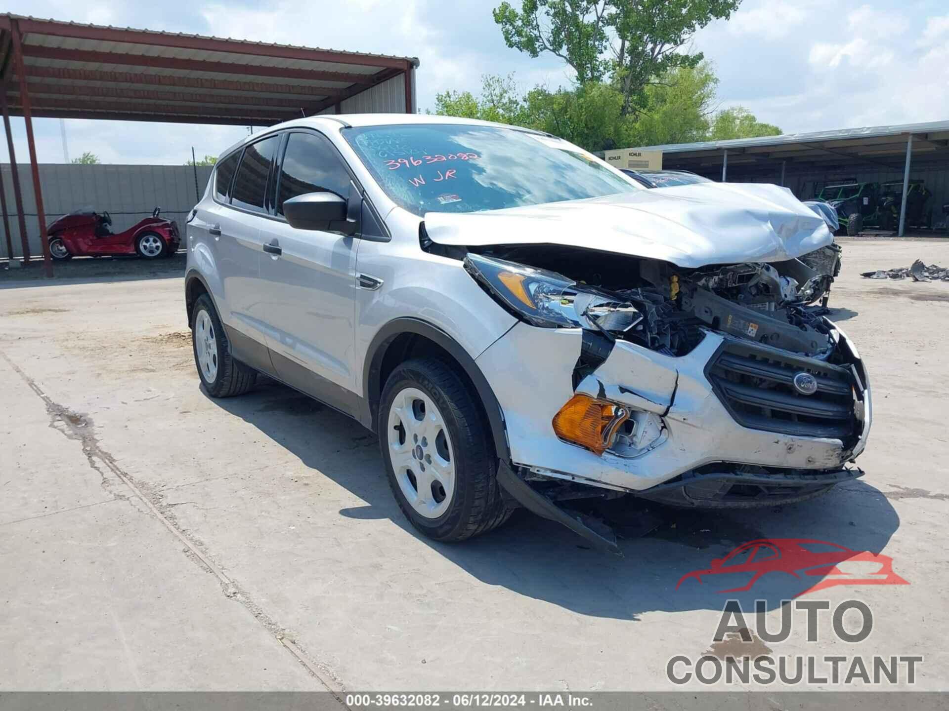 FORD ESCAPE 2018 - 1FMCU0F75JUA30316