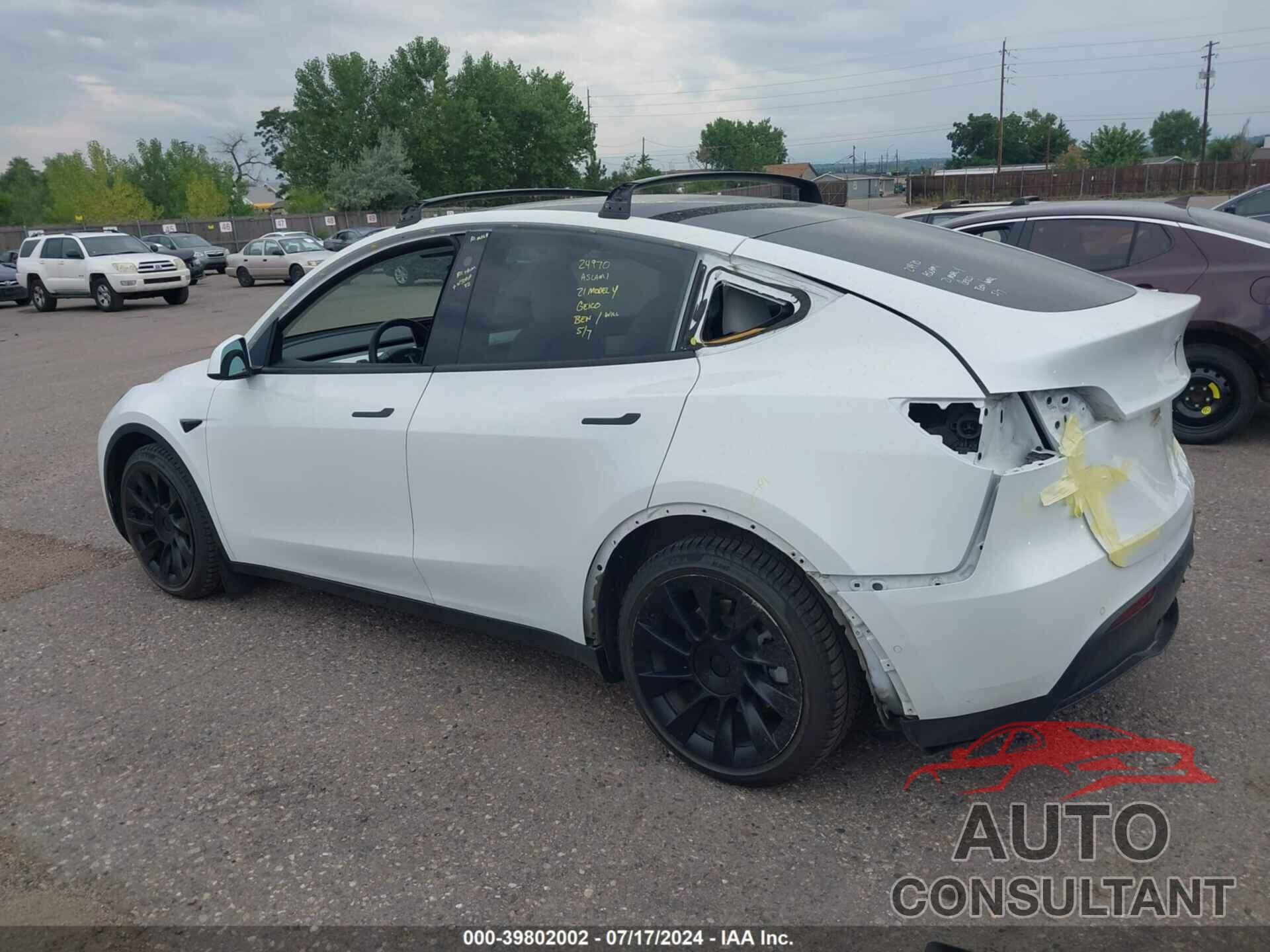 TESLA MODEL Y 2021 - 5YJYGDEE8MF266500