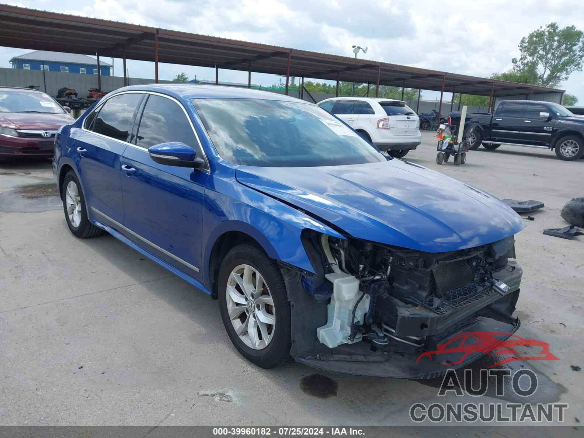 VOLKSWAGEN PASSAT 2017 - 1VWAT7A31HC003364