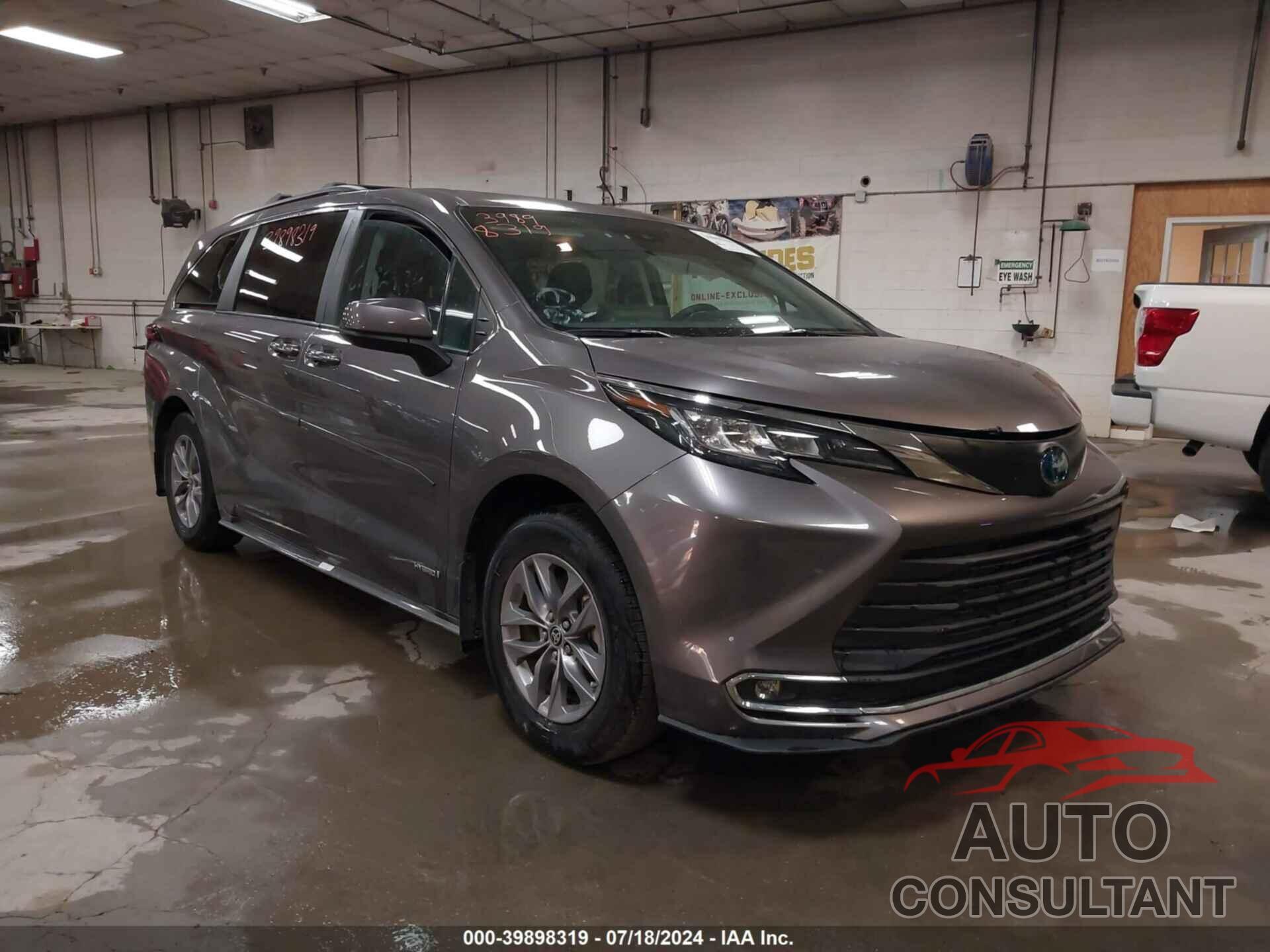 TOYOTA SIENNA 2021 - 5TDYRKEC8MS072185