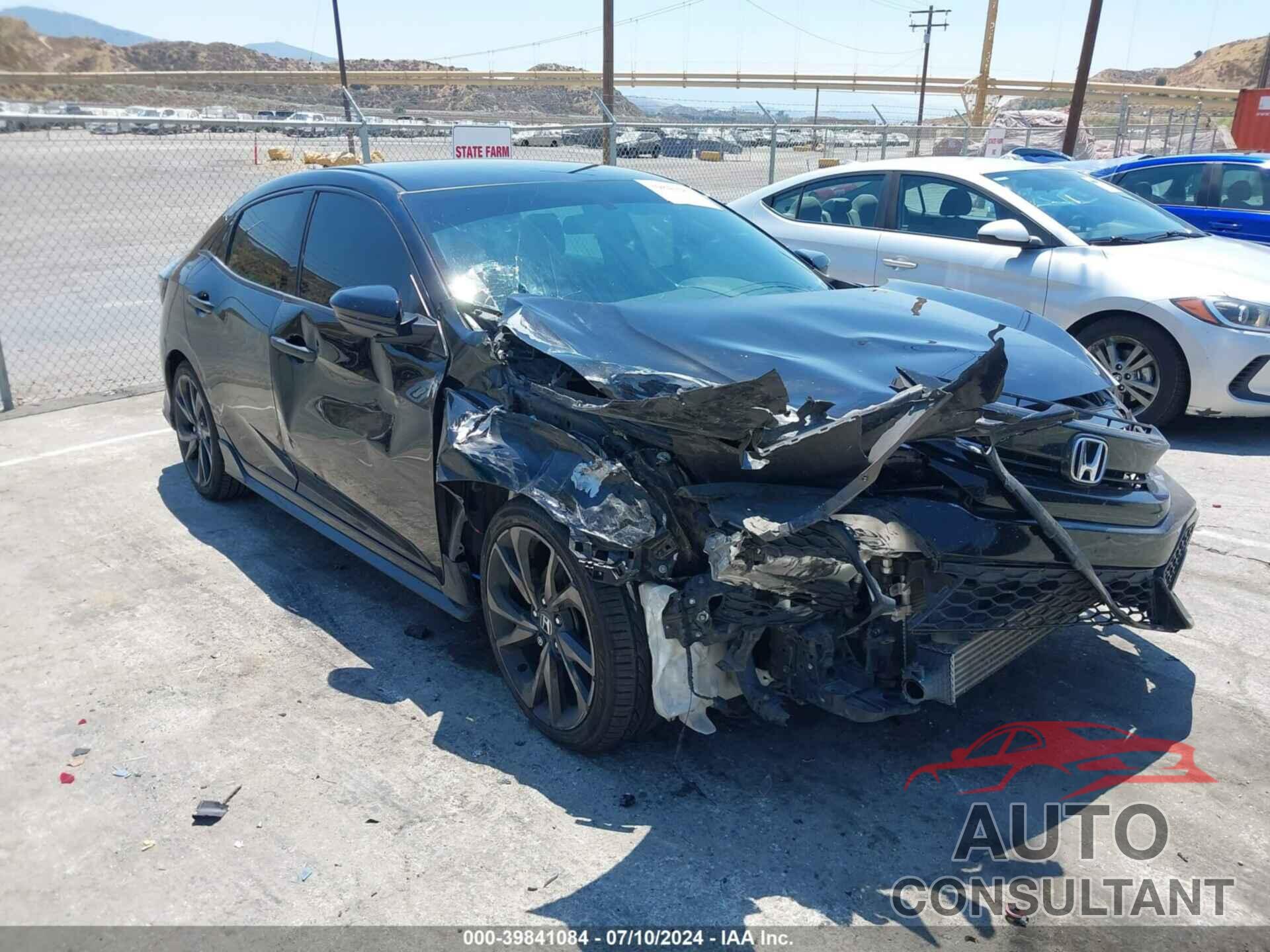 HONDA CIVIC 2018 - SHHFK7H45JU234947