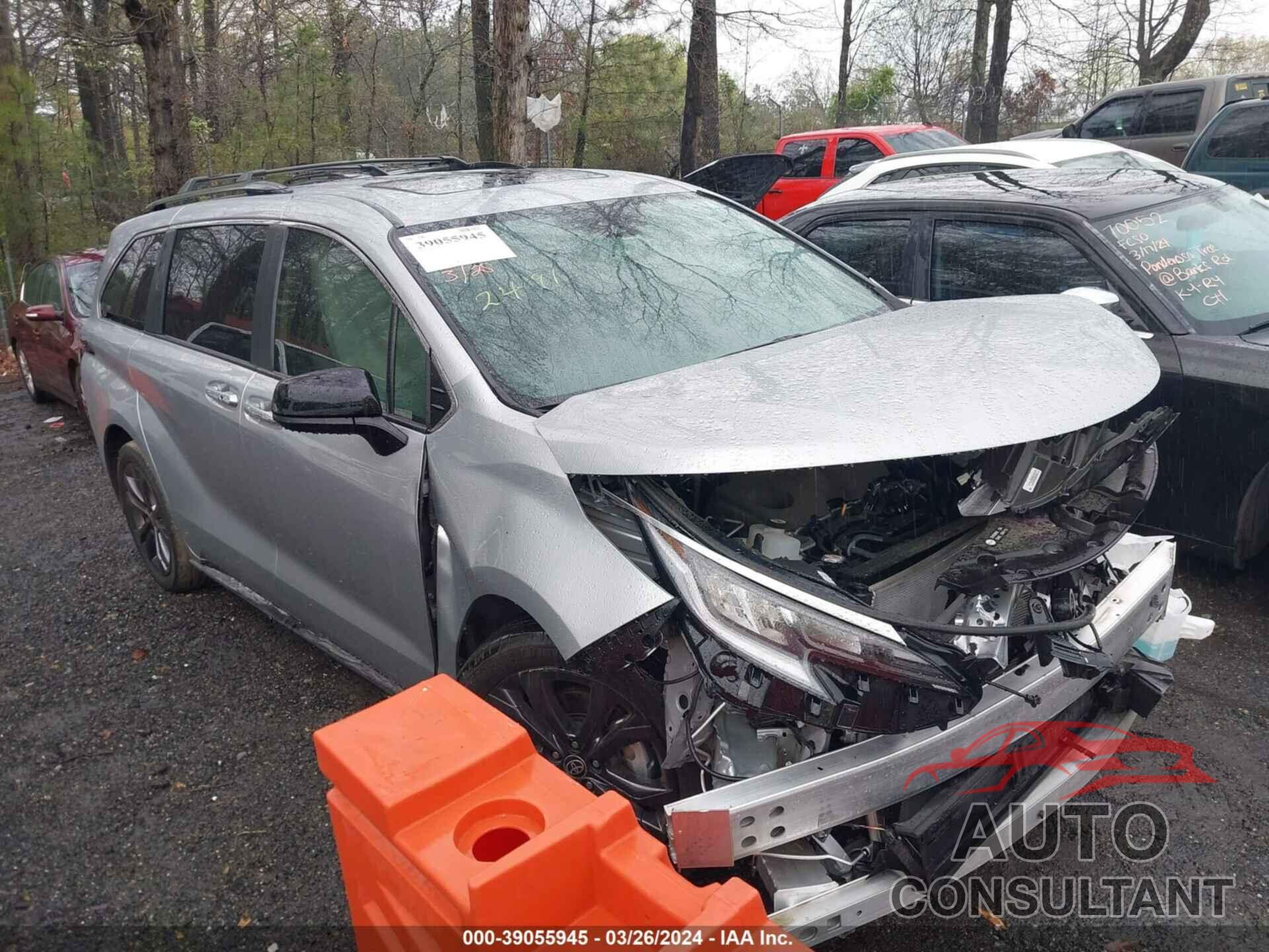 TOYOTA SIENNA 2022 - 5TDXRKEC3NS132029