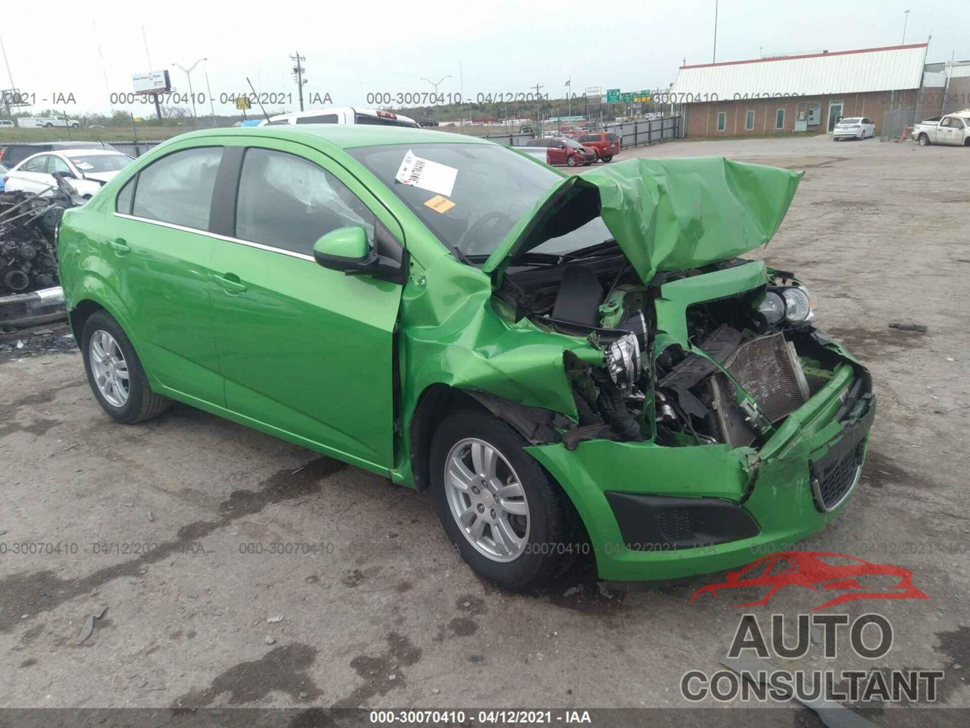 CHEVROLET SONIC 2016 - 1G1JC5SB9G4109415