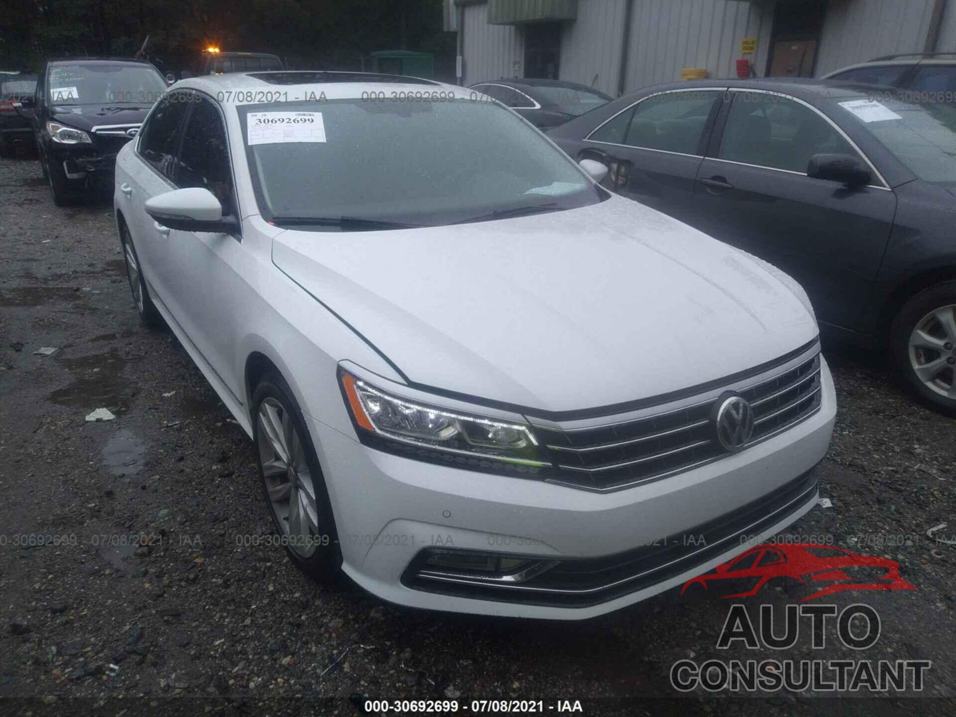 VOLKSWAGEN PASSAT 2017 - 1VWGT7A33HC078724