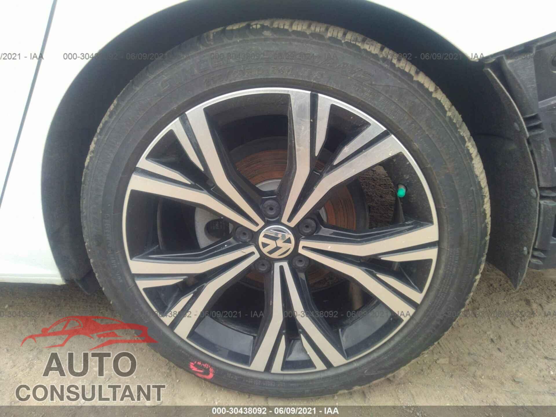 VOLKSWAGEN PASSAT 2020 - 1VWCA7A32LC009973