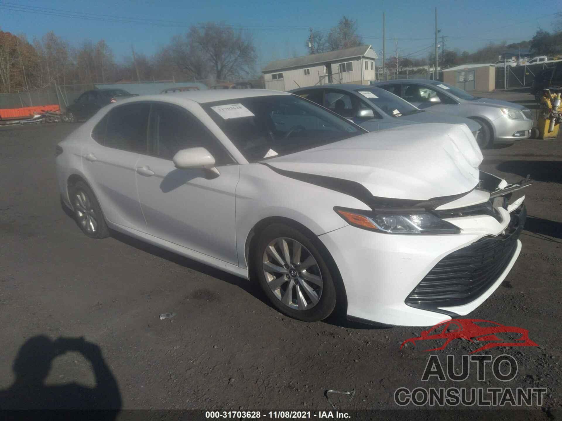 TOYOTA CAMRY 2018 - 4T1B11HK0JU012673