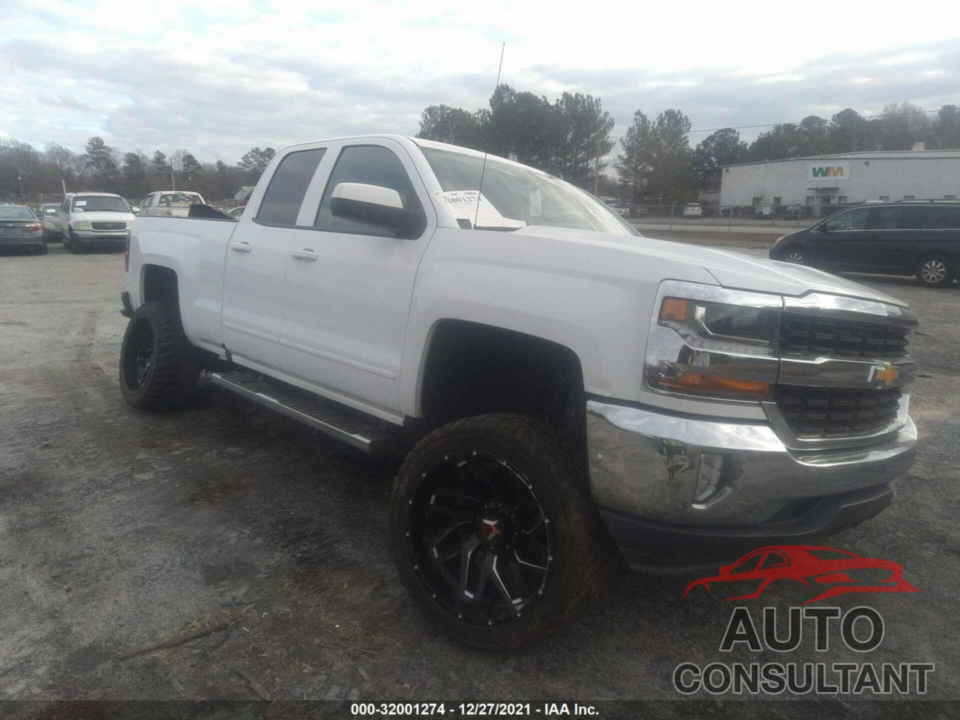 CHEVROLET SILVERADO 1500 2017 - 1GCRCREH9HZ133655